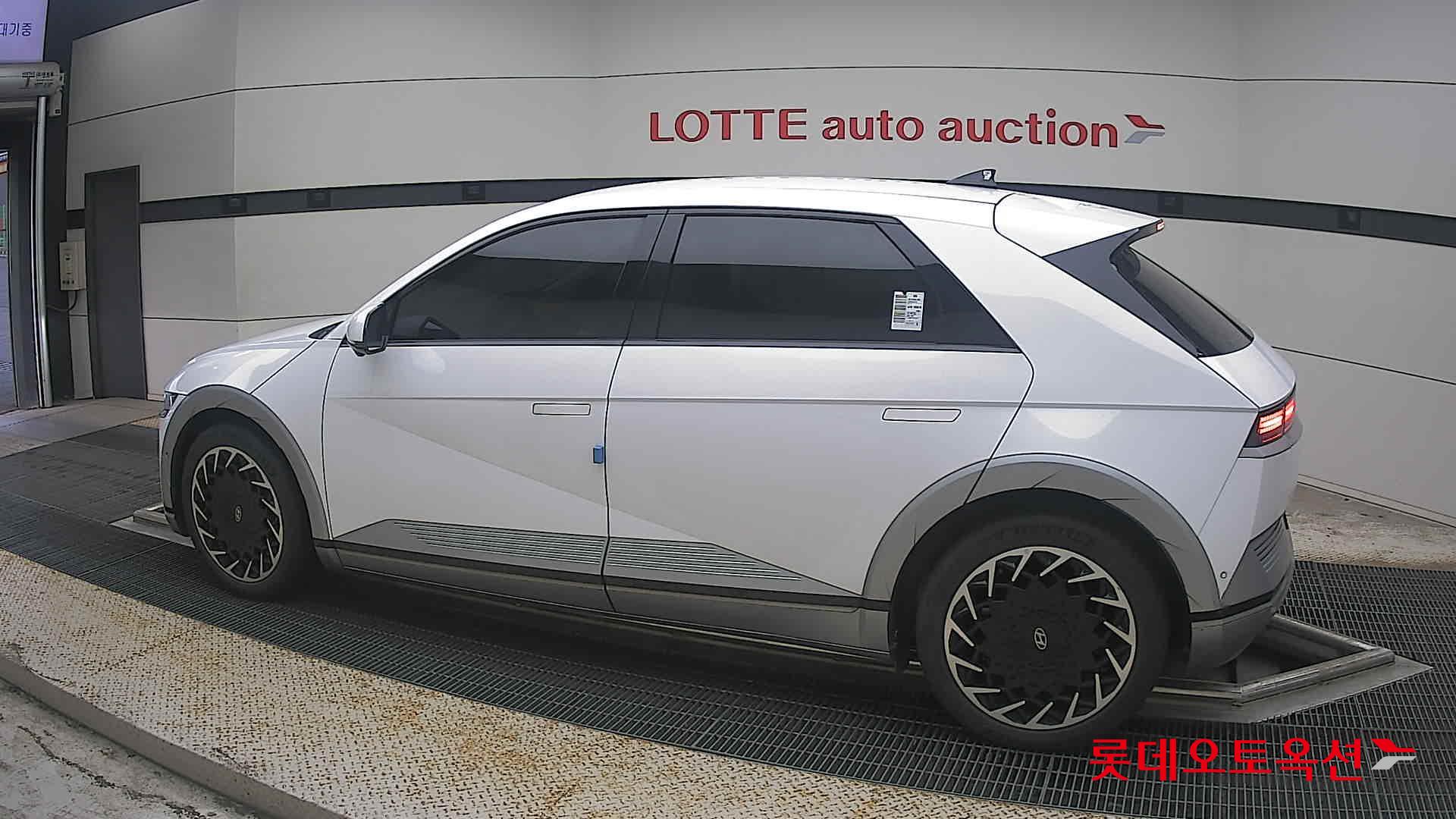 2022 - hyundai ioniq