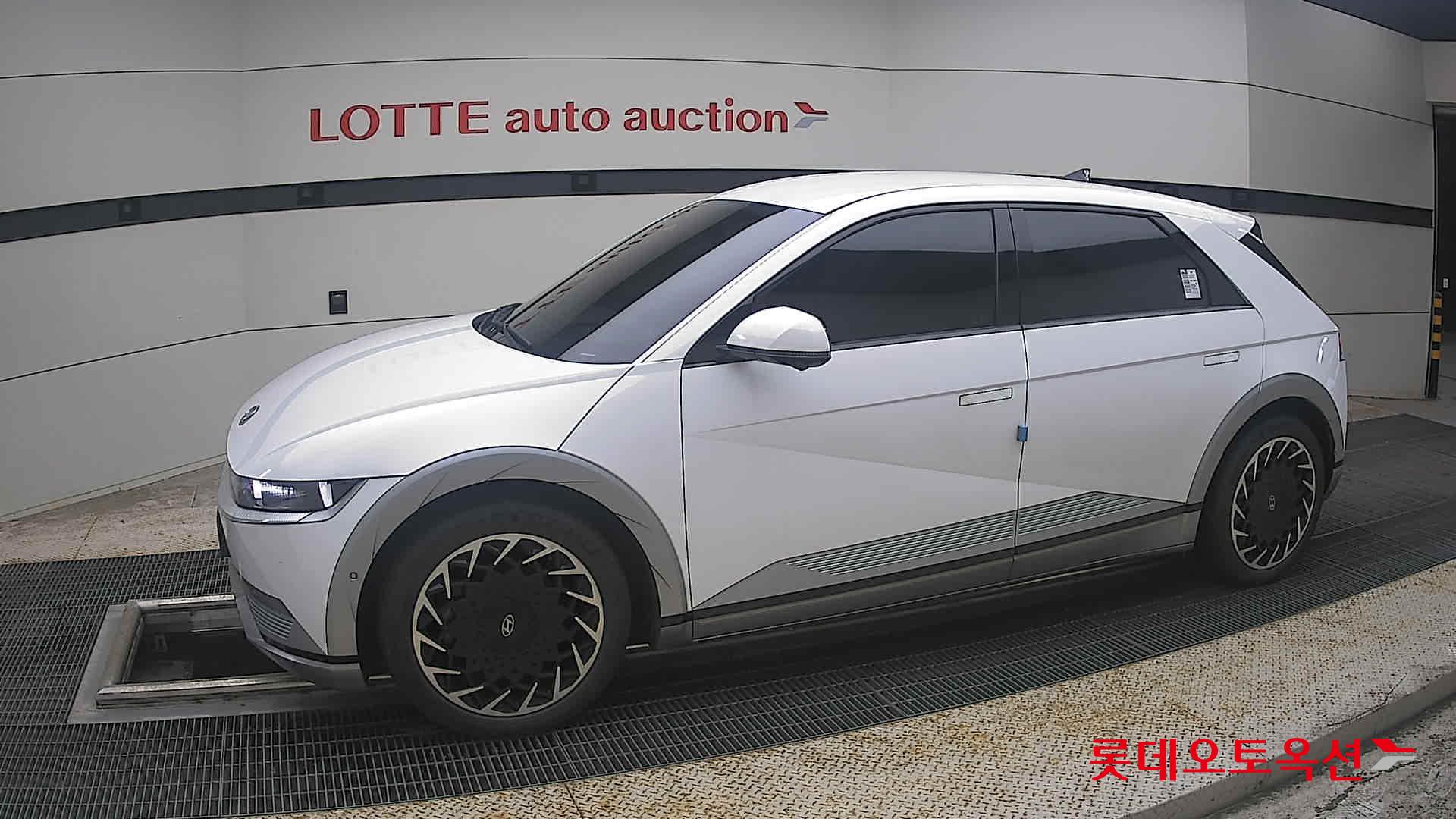 2022 - hyundai ioniq