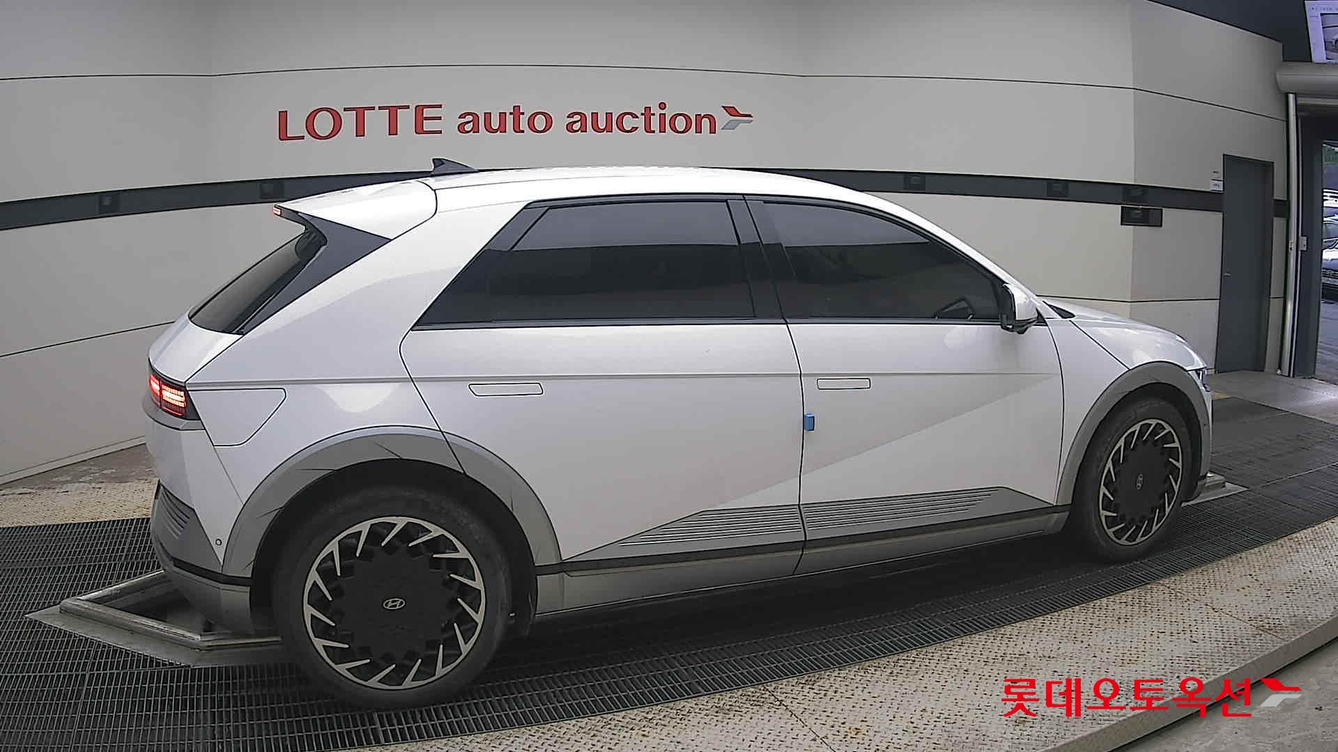2022 - hyundai ioniq
