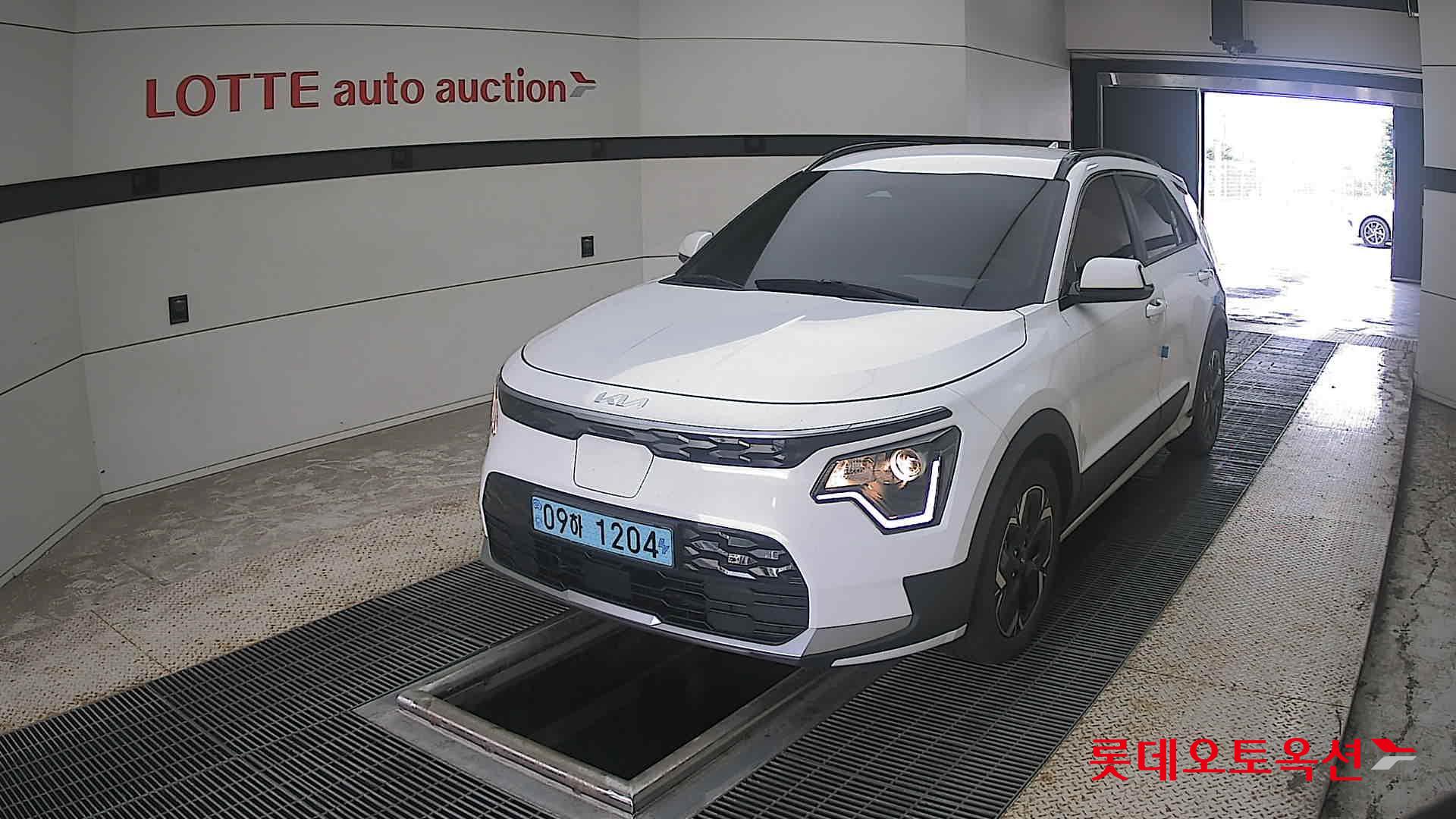 2023 - kia niro