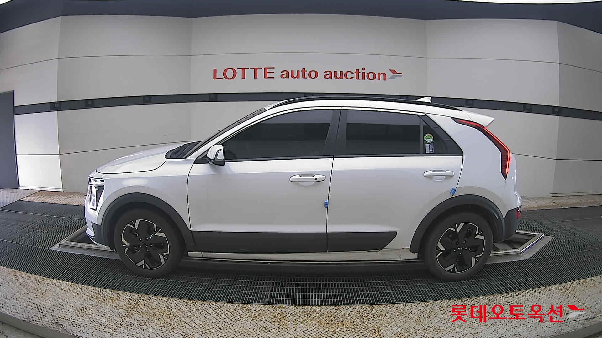 2023 - kia niro