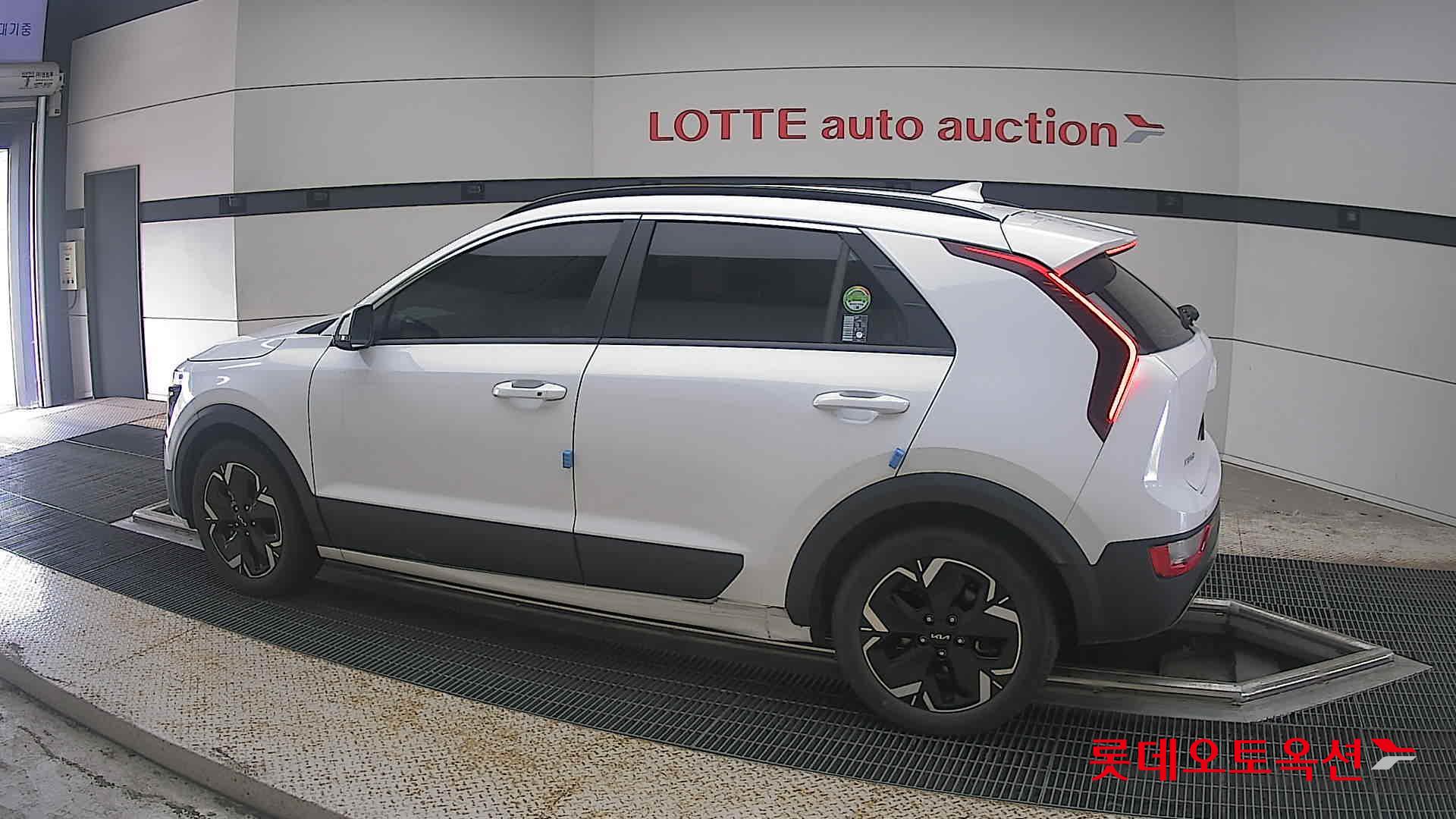 2023 - kia niro