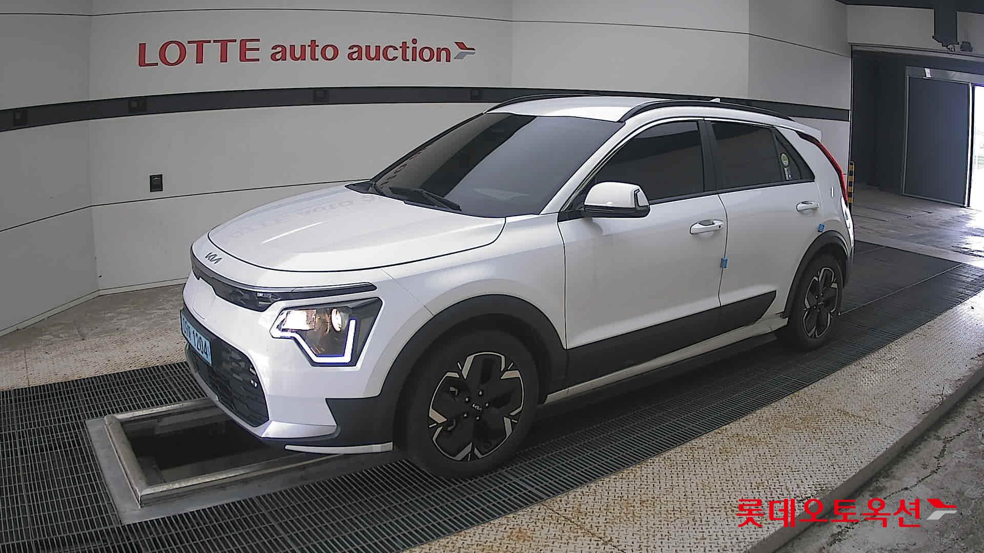 2023 - kia niro