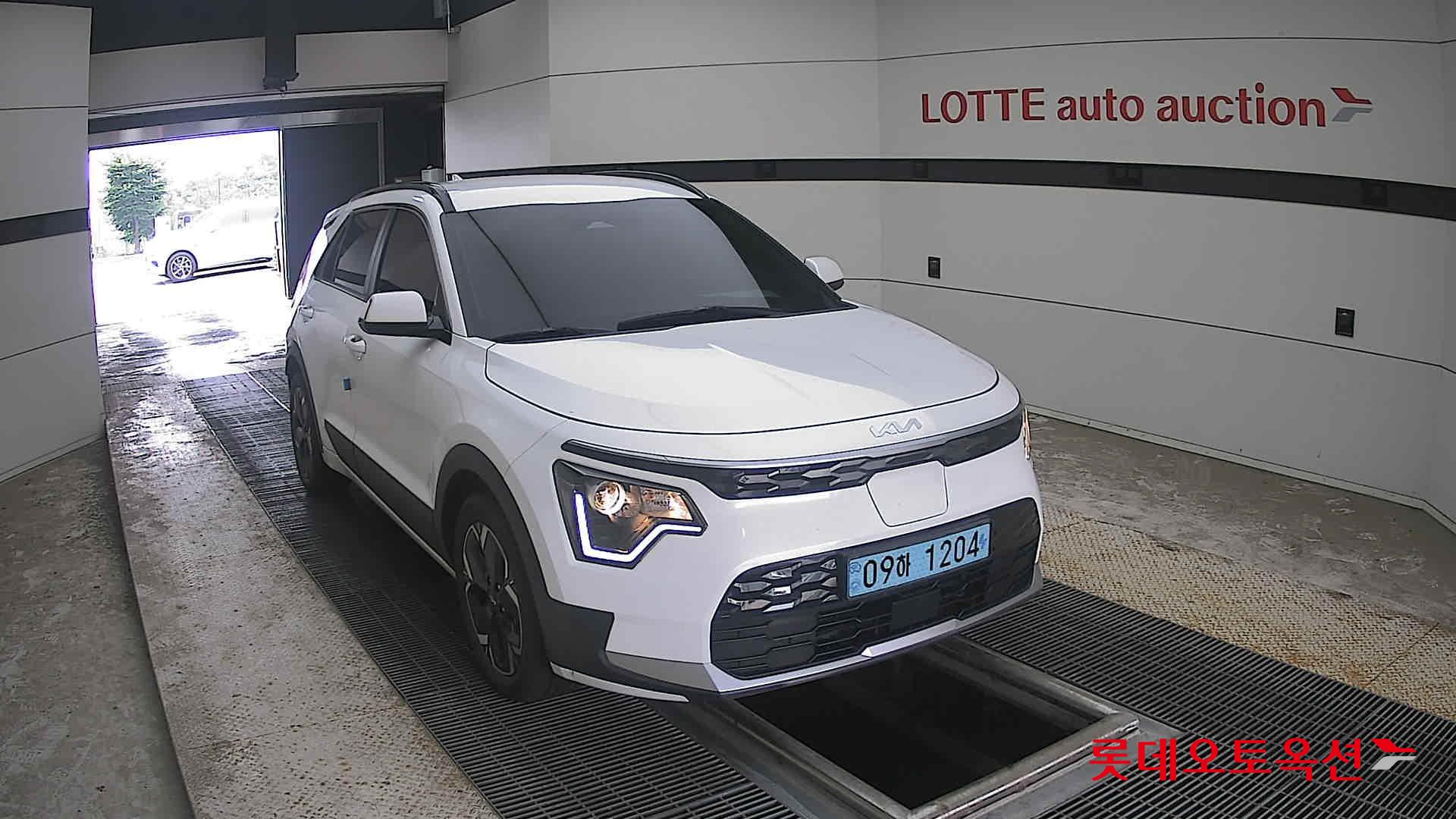 2023 - kia niro