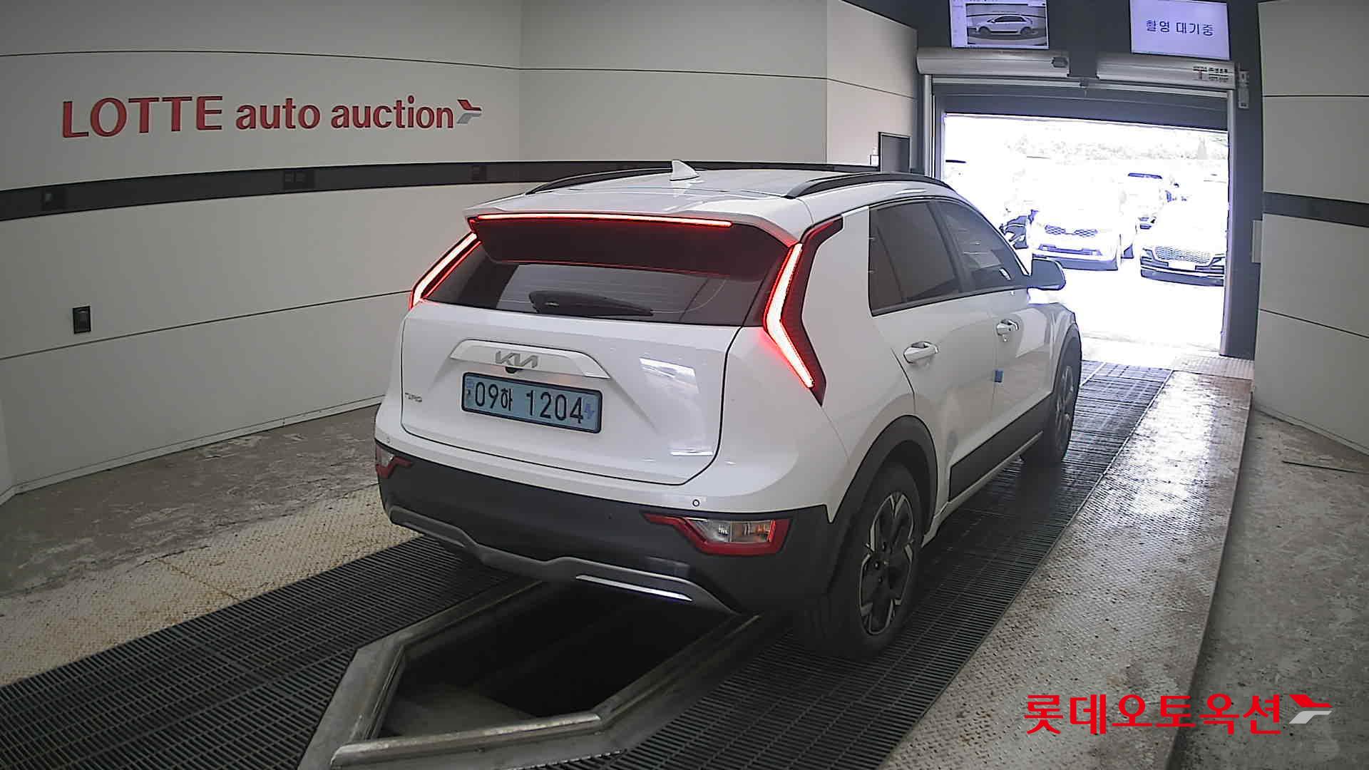 2023 - kia niro