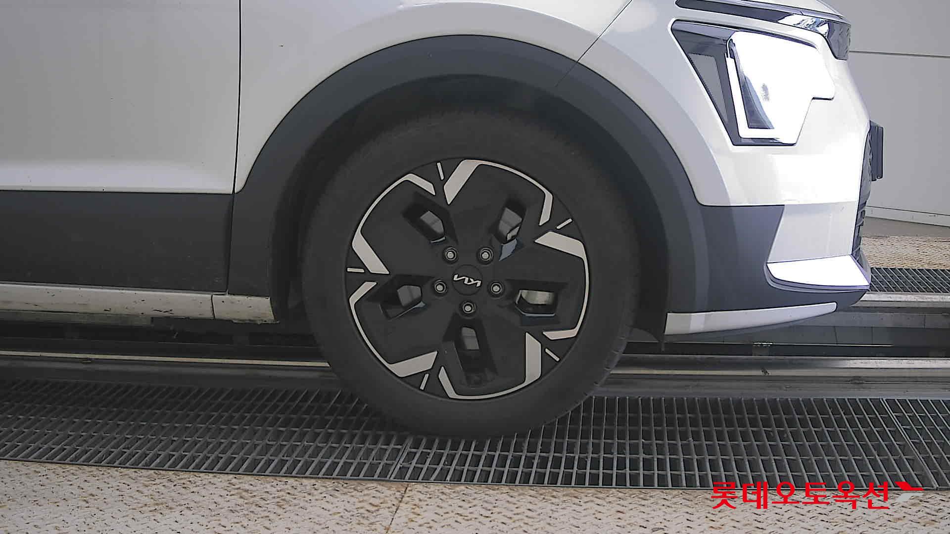2023 - kia niro