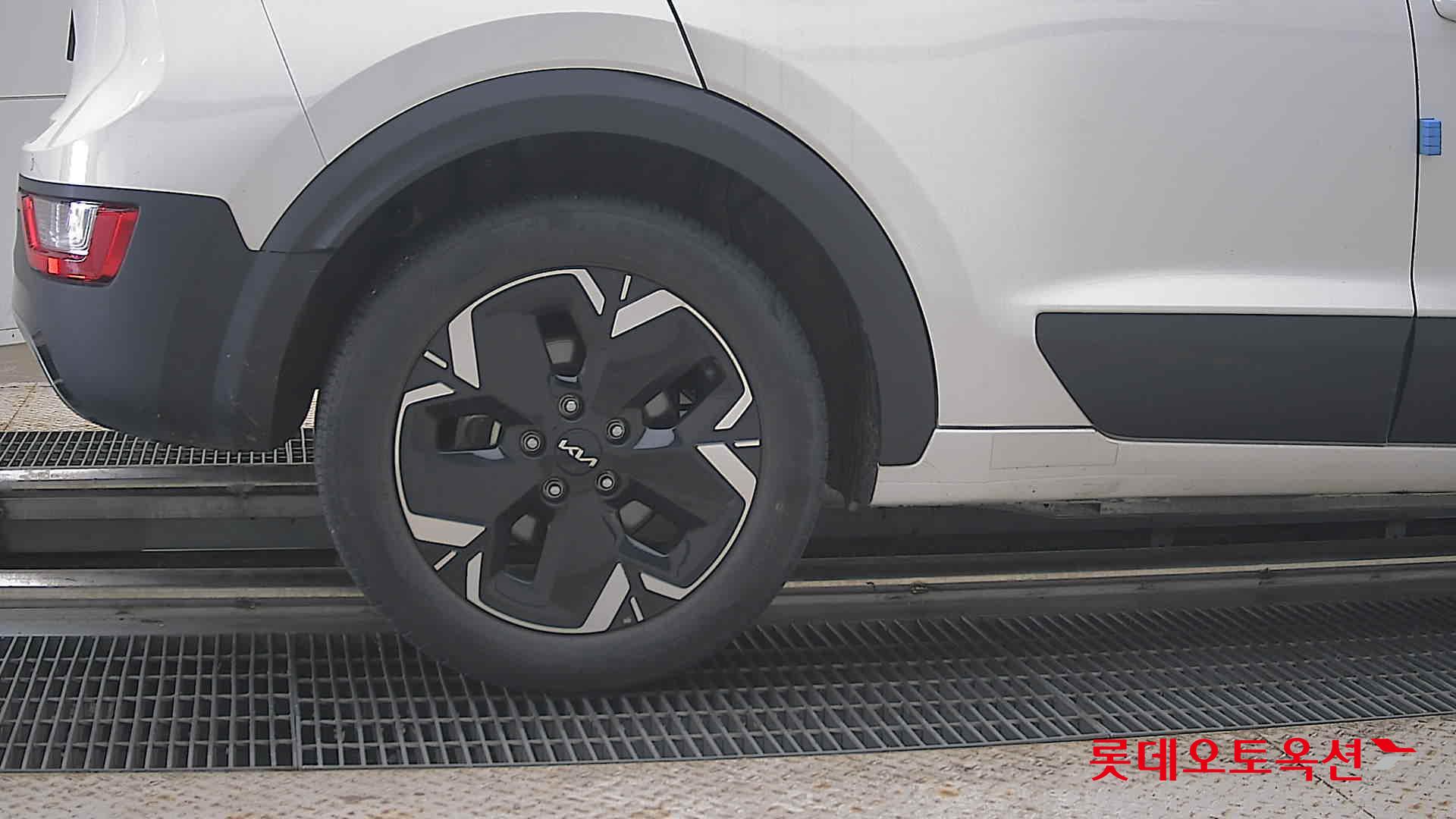 2023 - kia niro