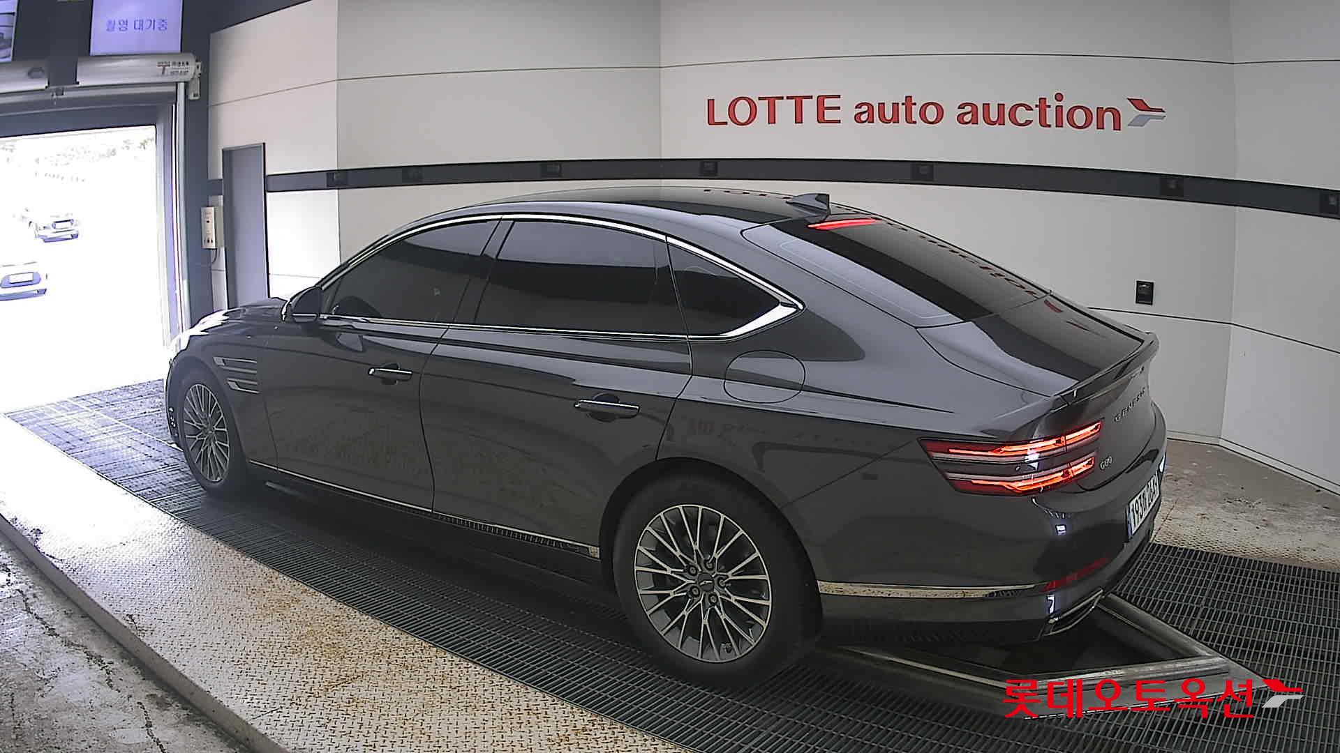2022 - genesis g80