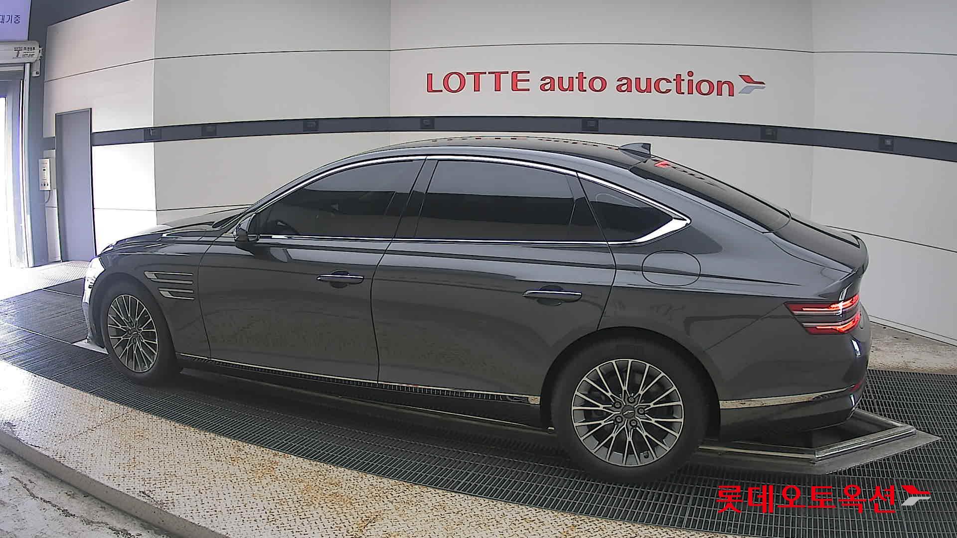 2022 - genesis g80