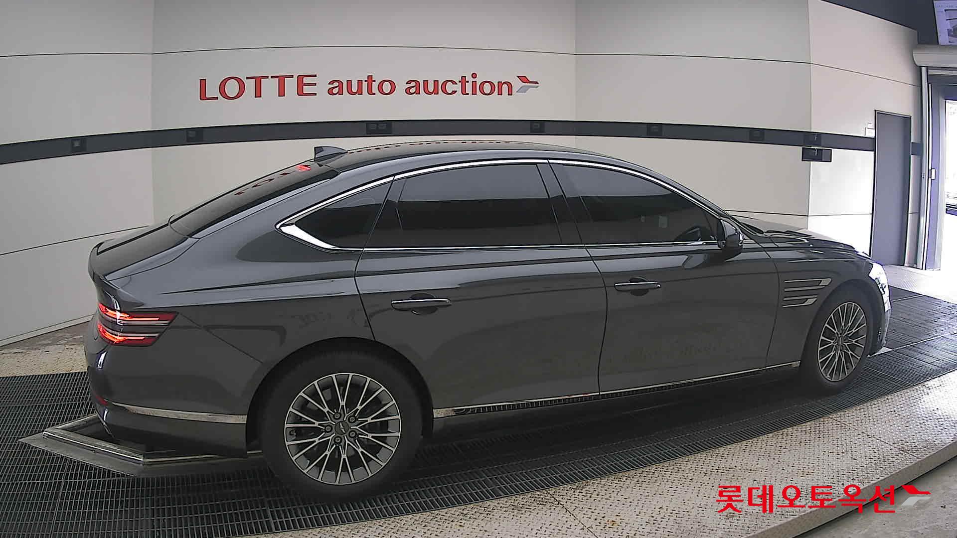 2022 - genesis g80