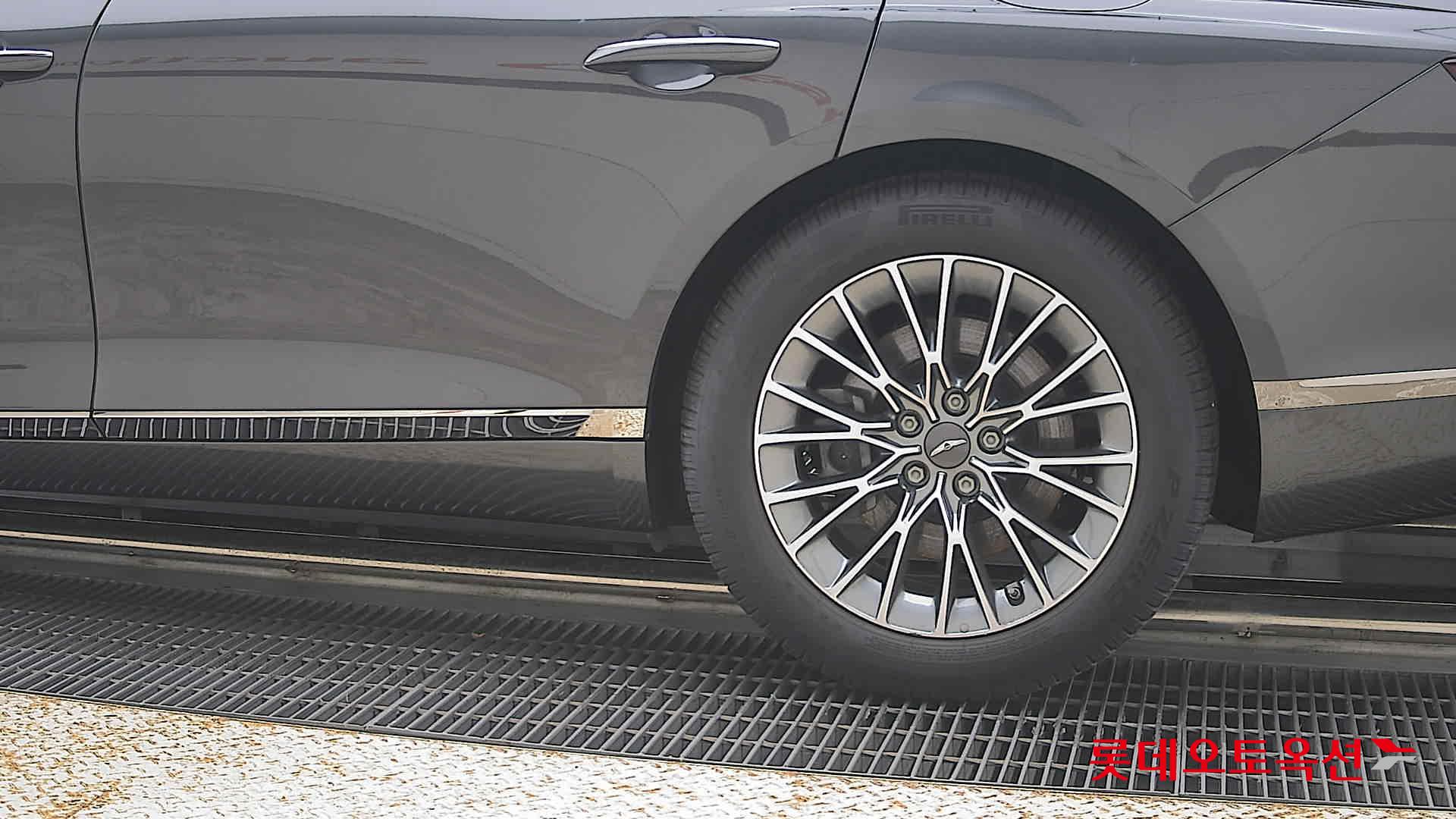2022 - genesis g80