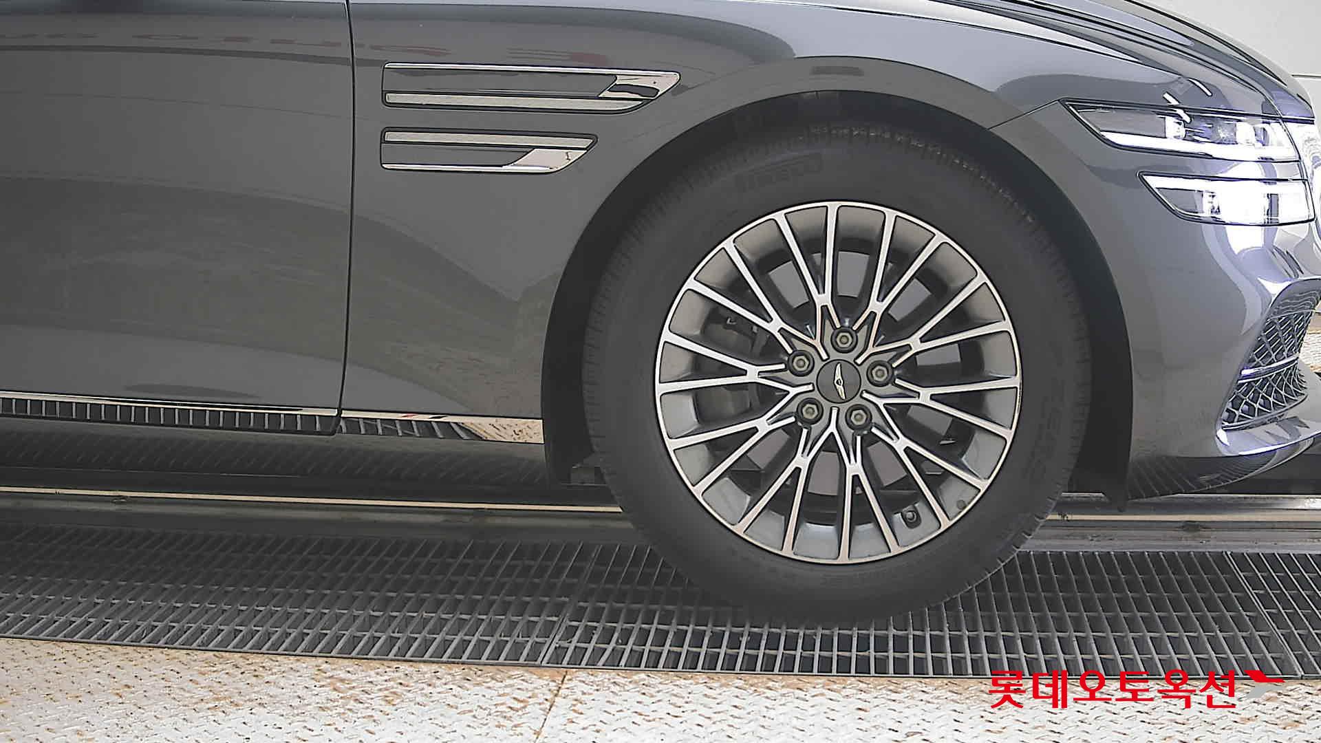 2022 - genesis g80