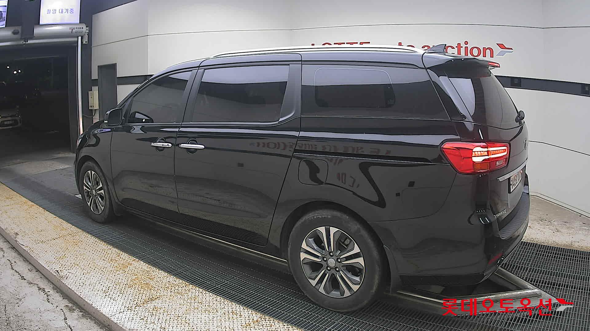 2020 - kia carnival