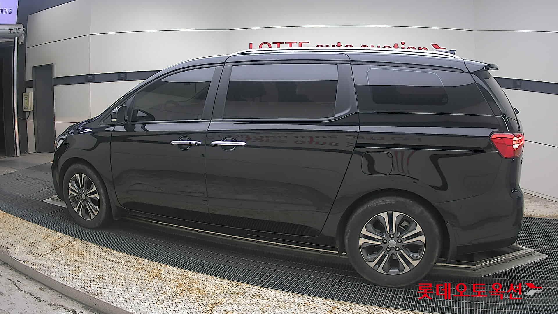 2020 - kia carnival