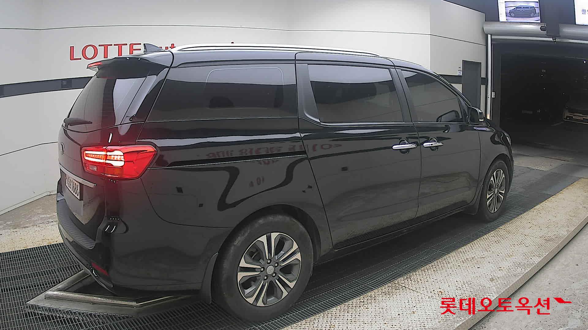2020 - kia carnival
