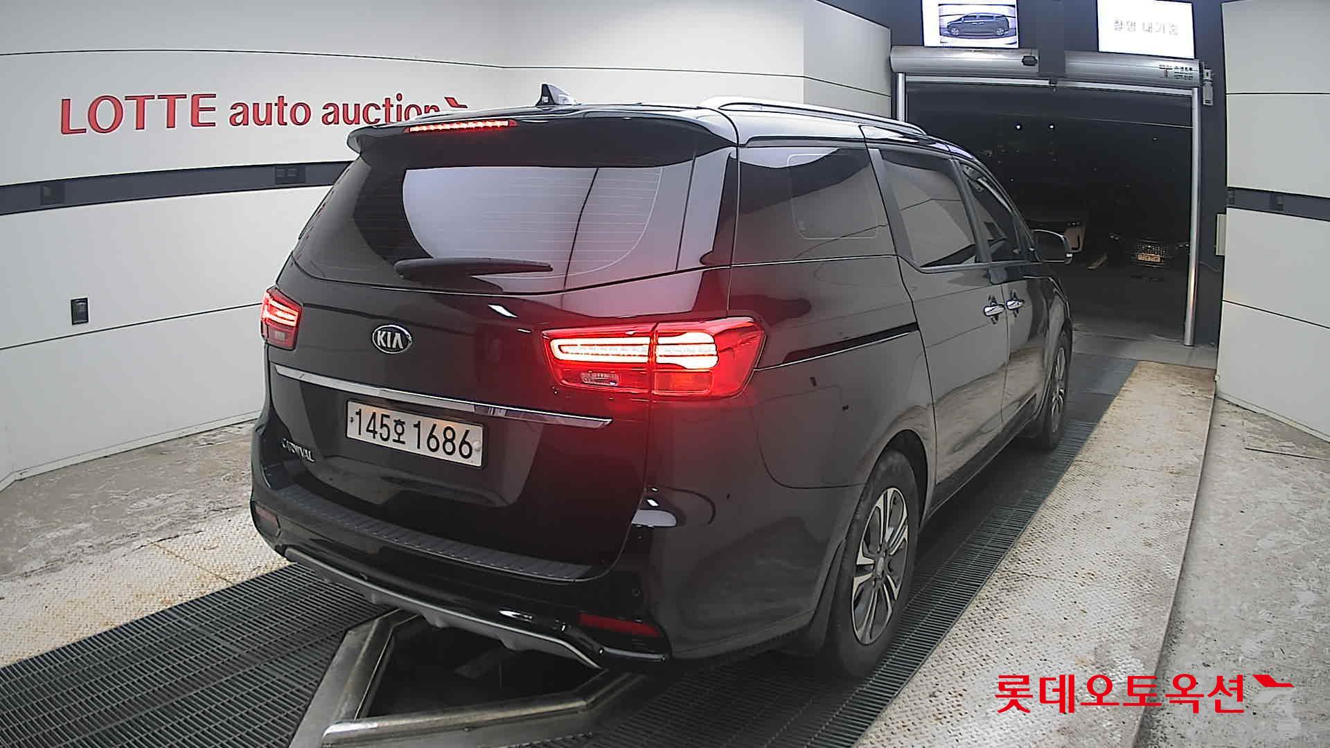 2020 - kia carnival
