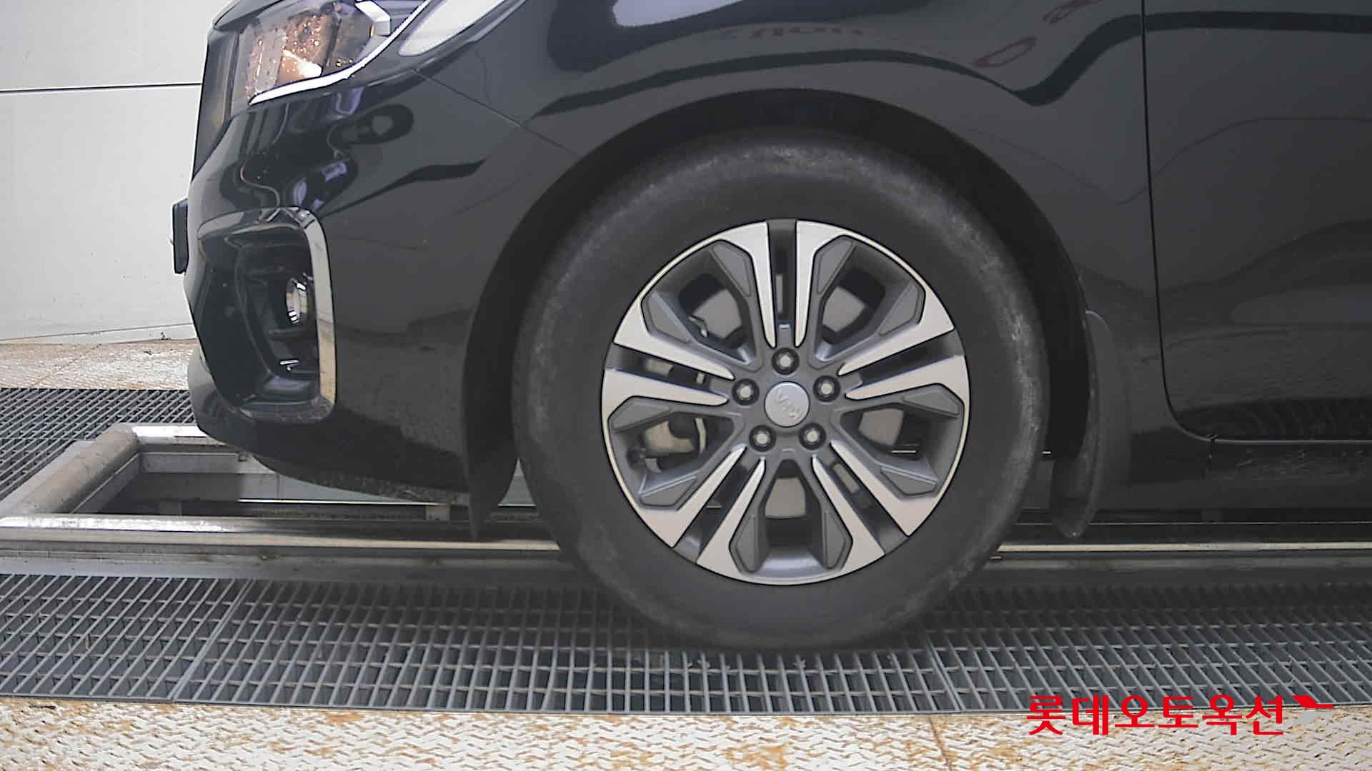 2020 - kia carnival