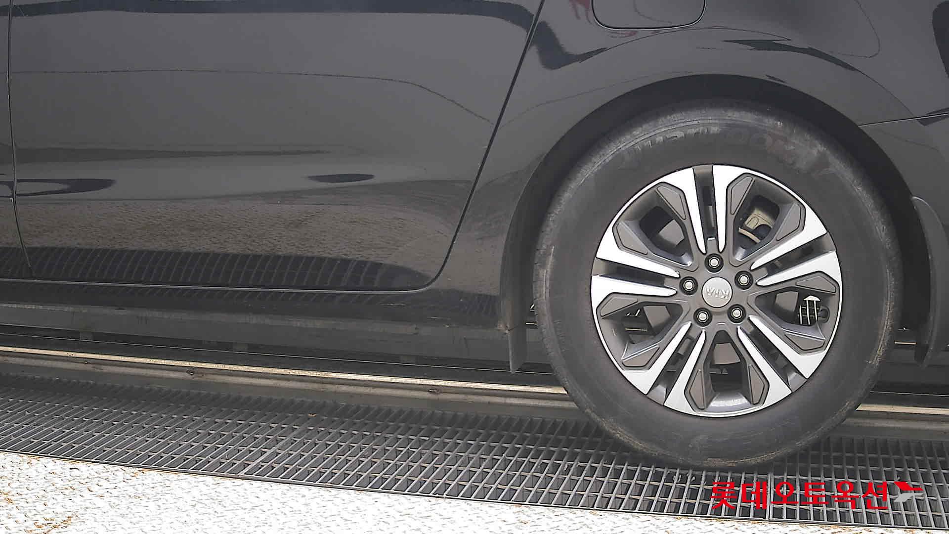 2020 - kia carnival