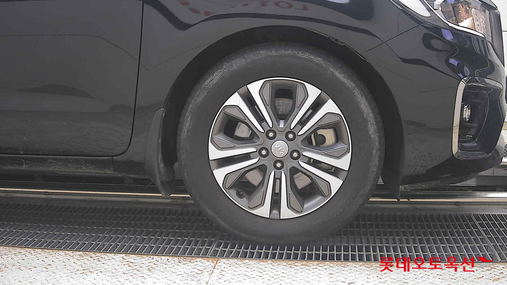 2020 - kia carnival
