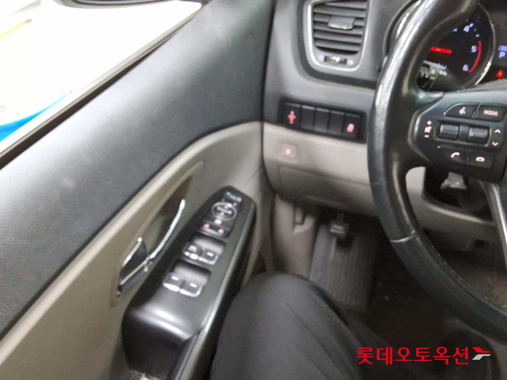 2020 - kia carnival