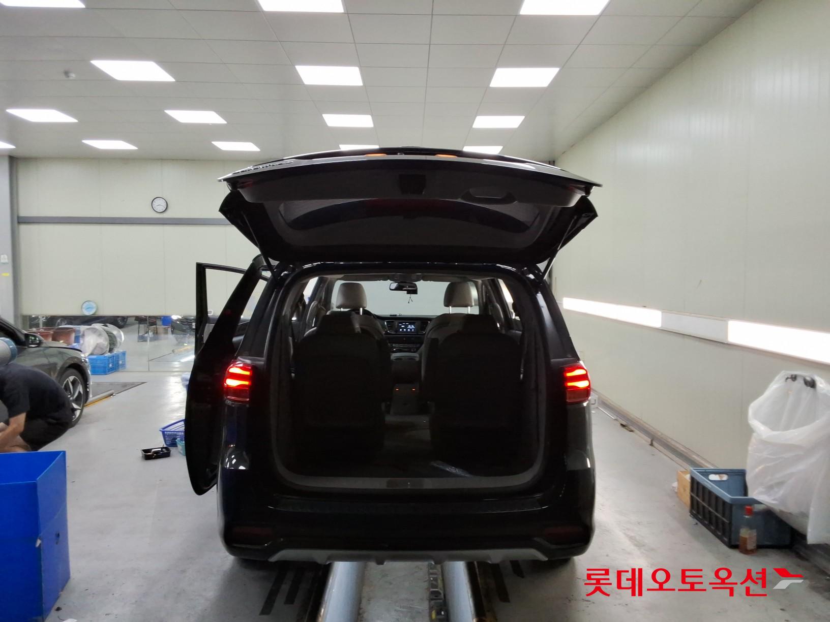 2020 - kia carnival