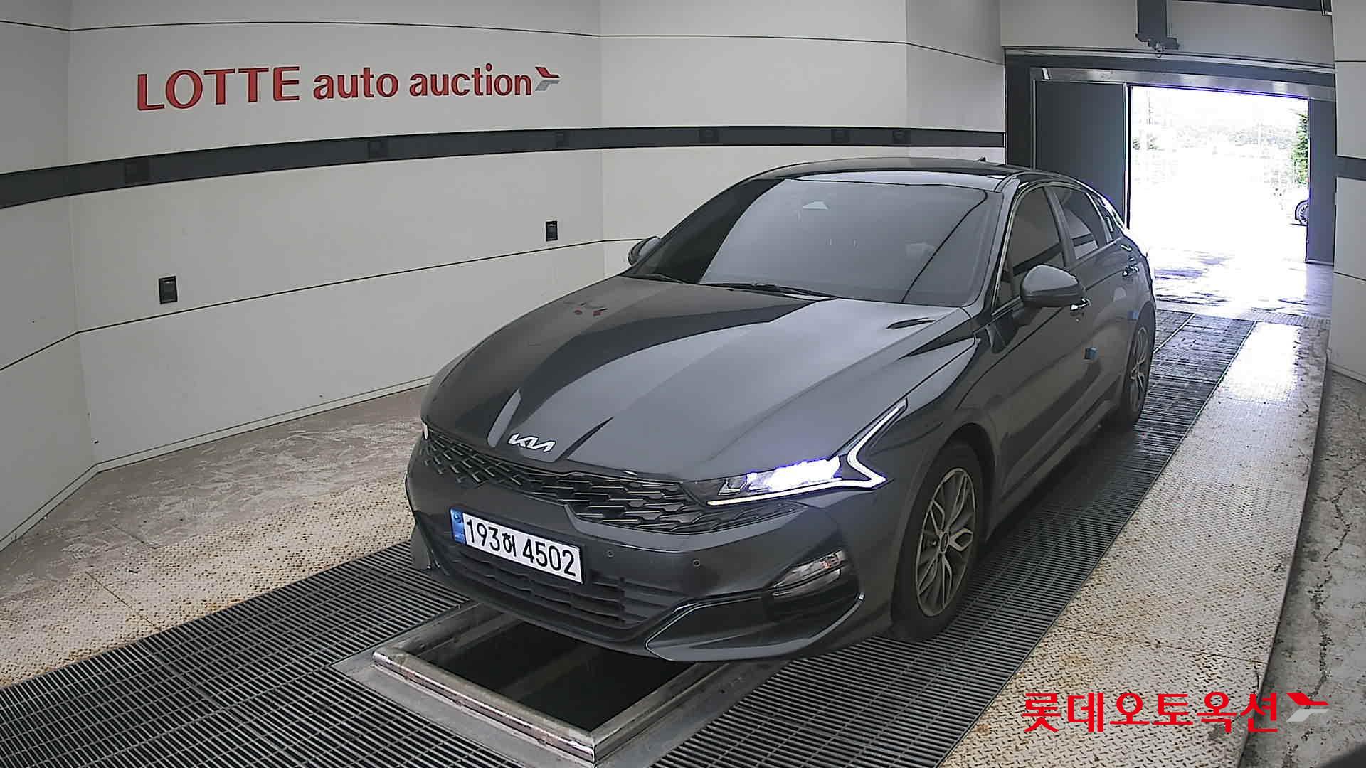 2022 - kia k5