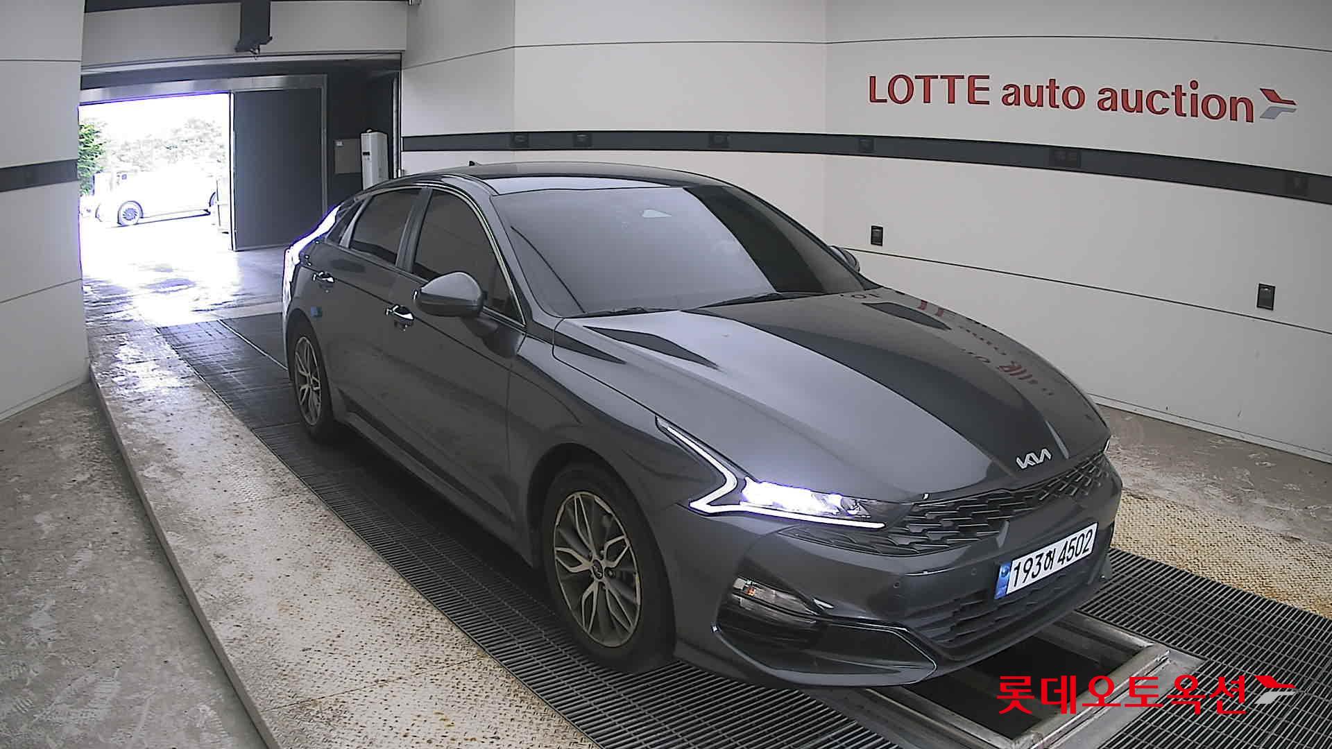 2022 - kia k5
