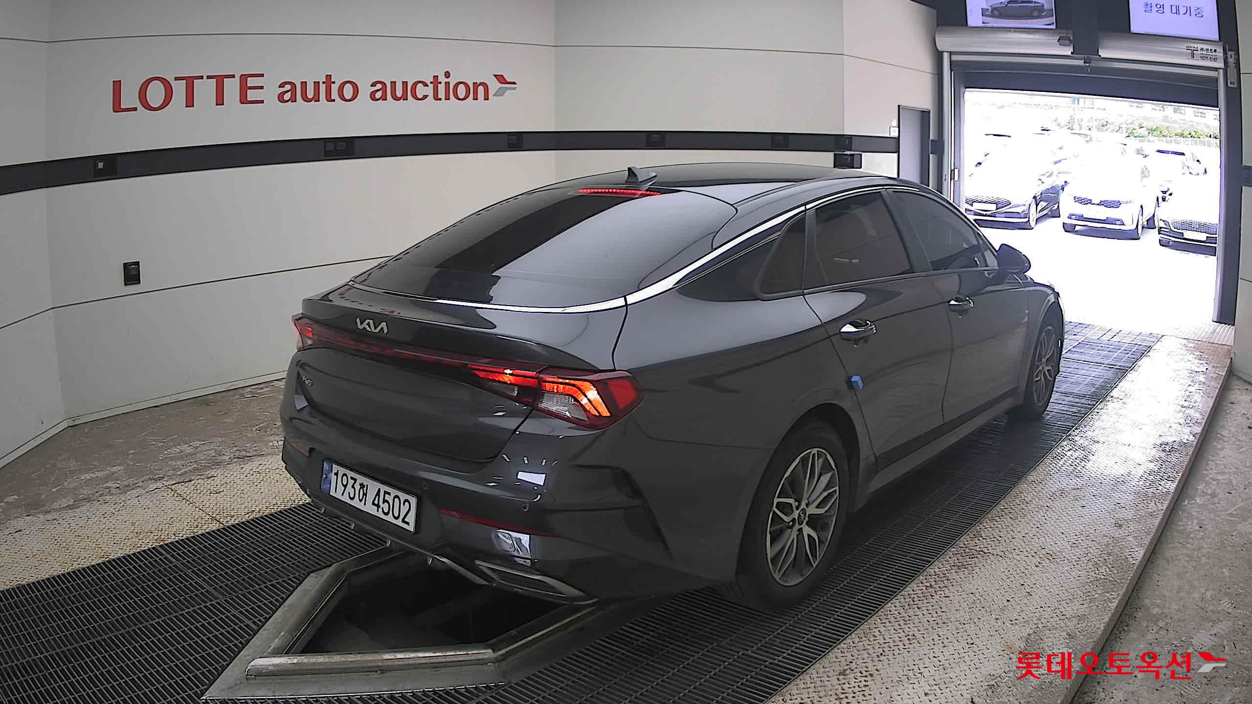 2022 - kia k5