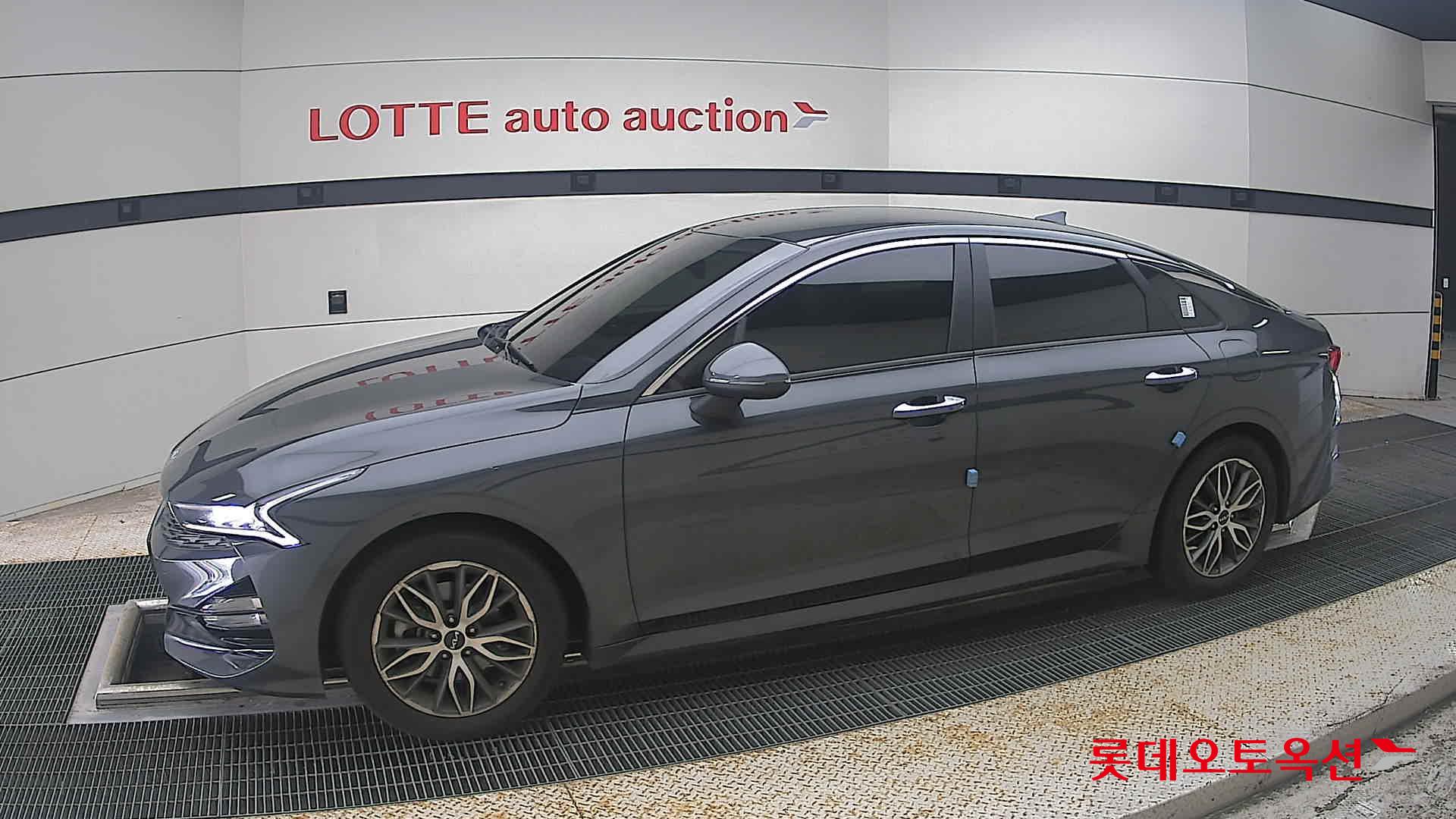 2022 - kia k5