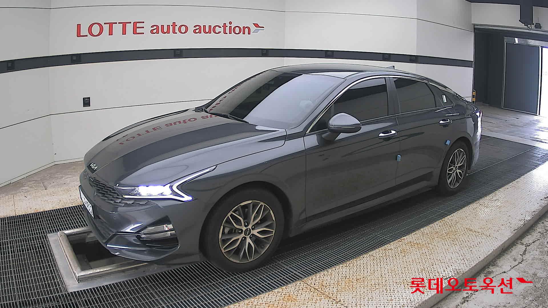 2022 - kia k5