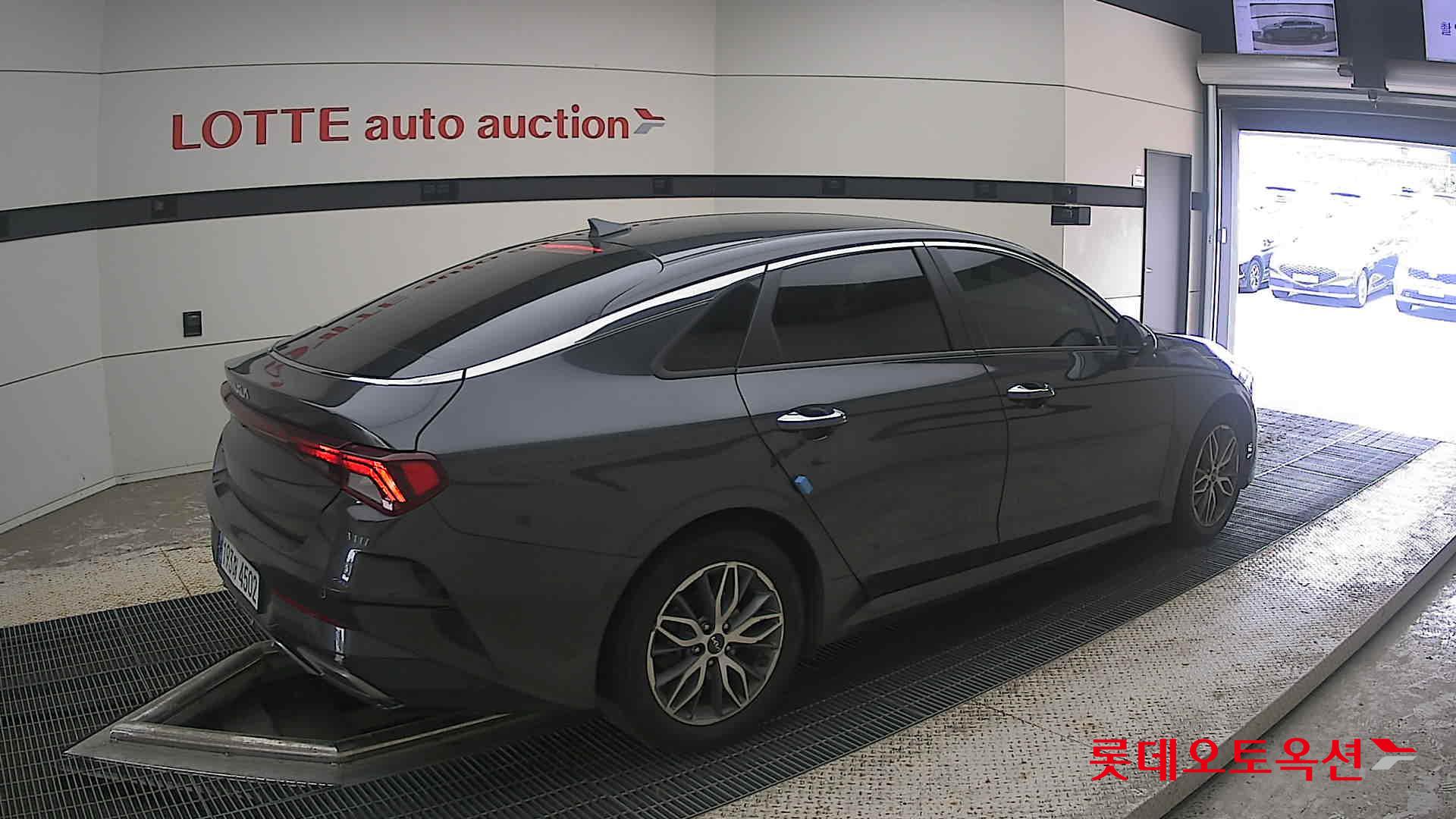 2022 - kia k5