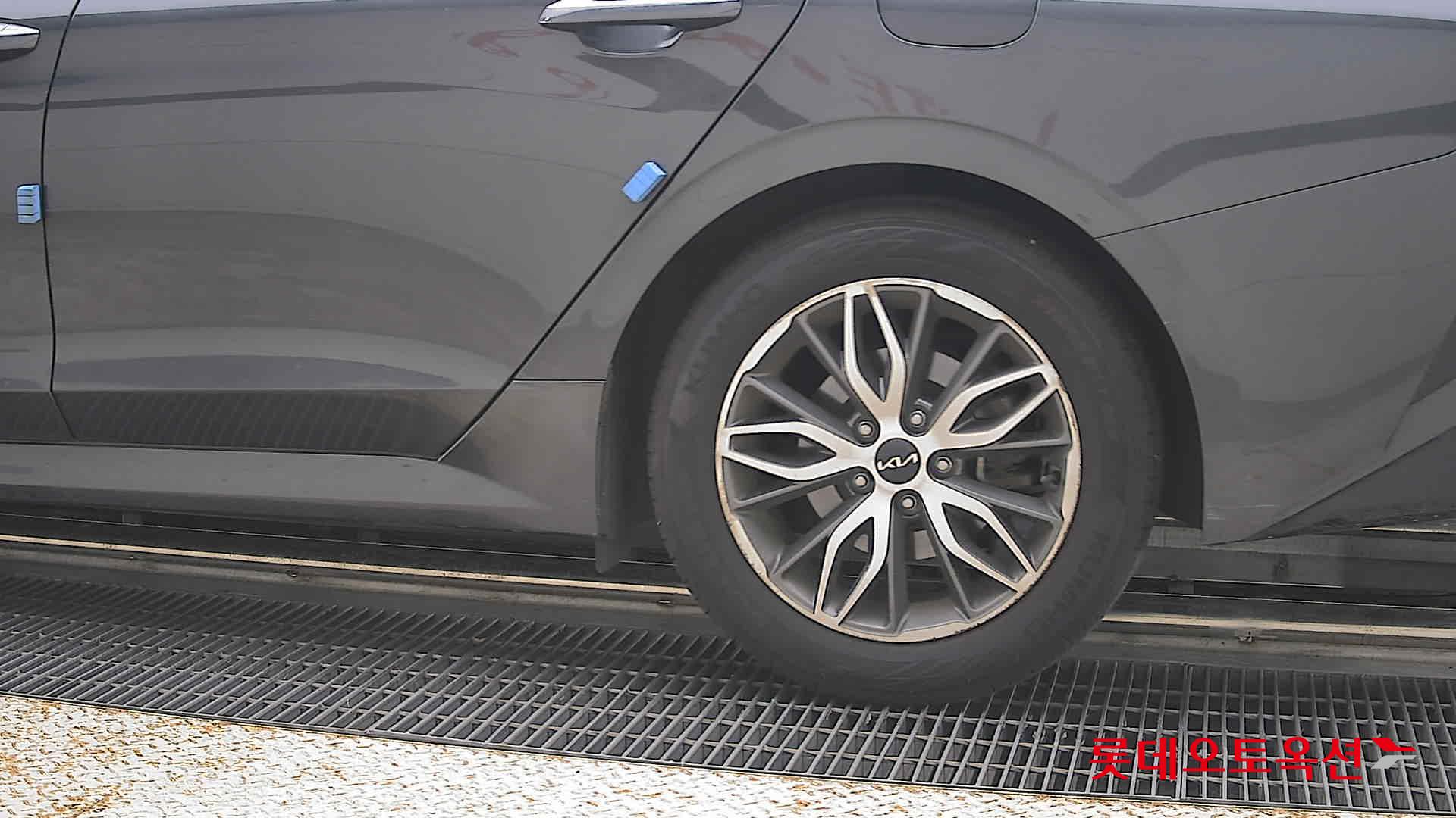 2022 - kia k5