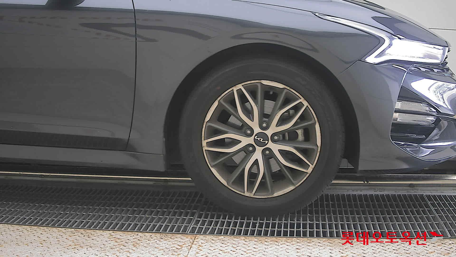 2022 - kia k5