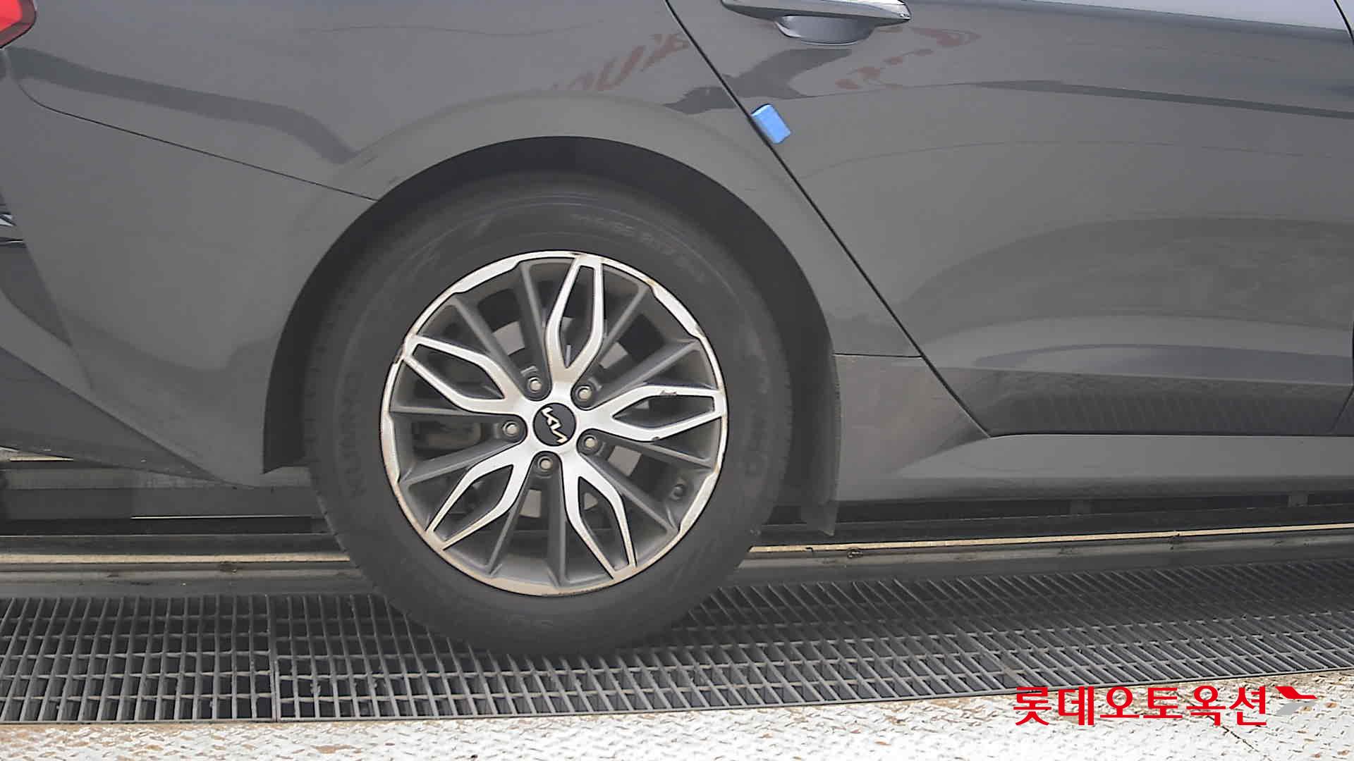 2022 - kia k5