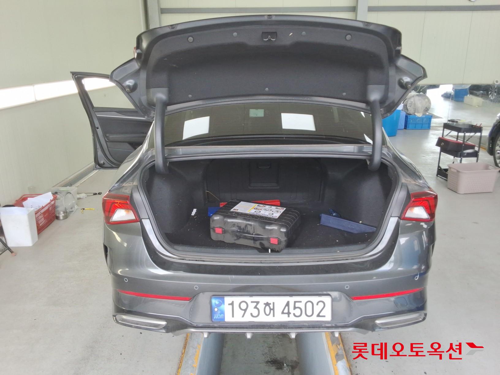 2022 - kia k5