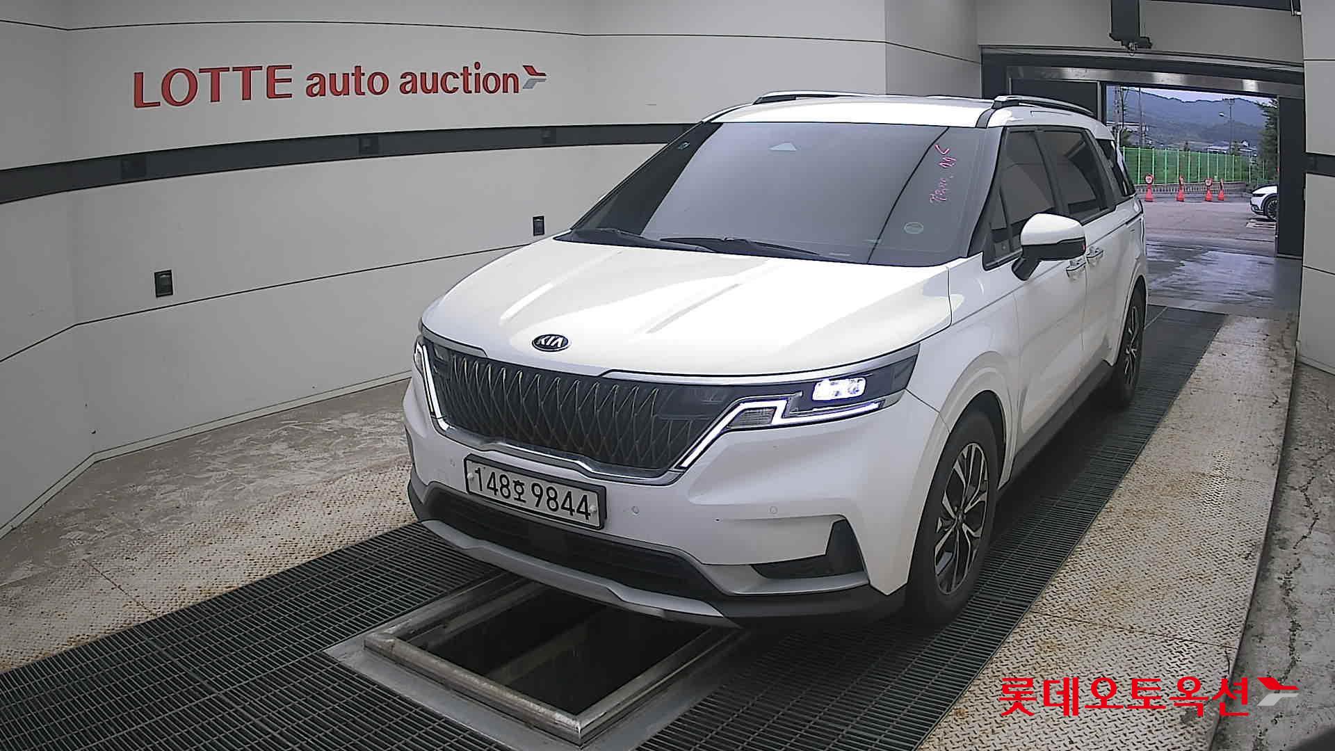 2021 - kia carnival