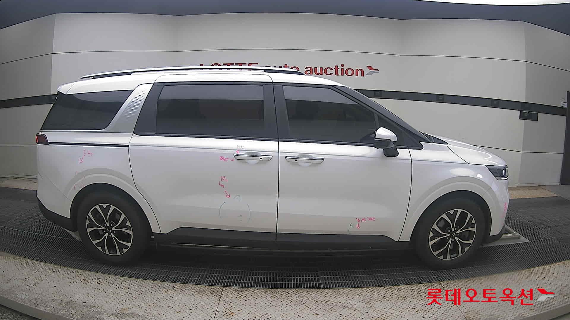 2021 - kia carnival
