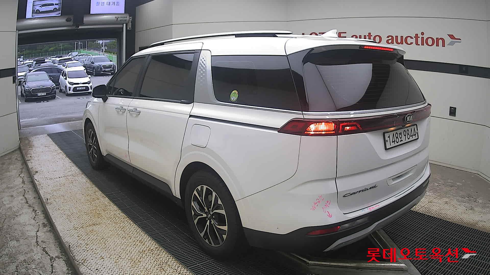 2021 - kia carnival