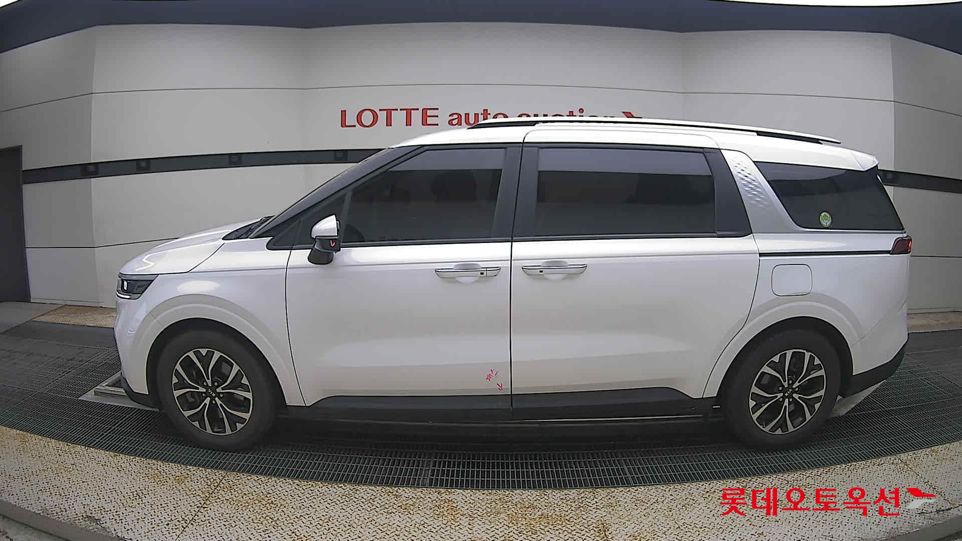 2021 - kia carnival