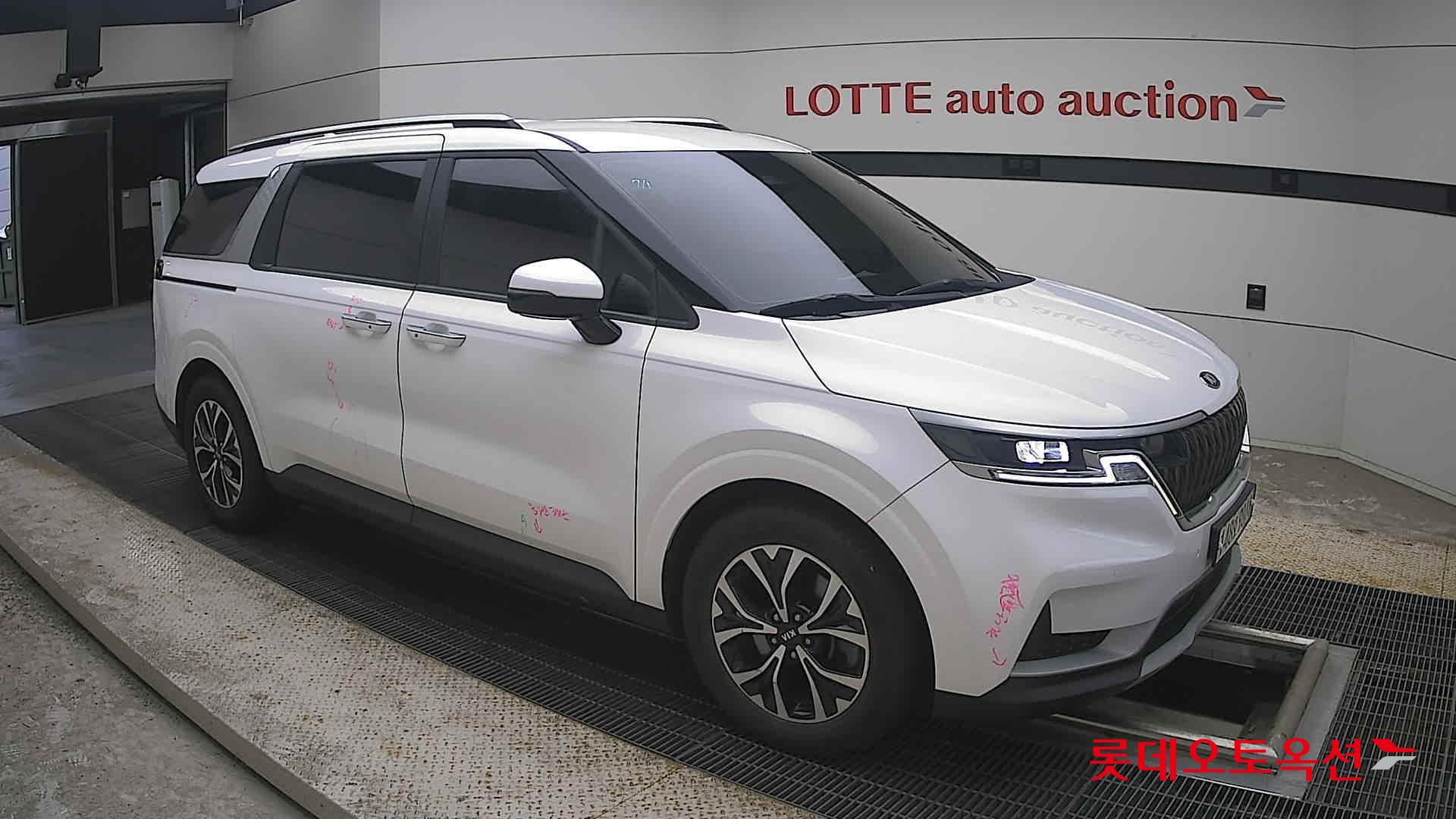 2021 - kia carnival