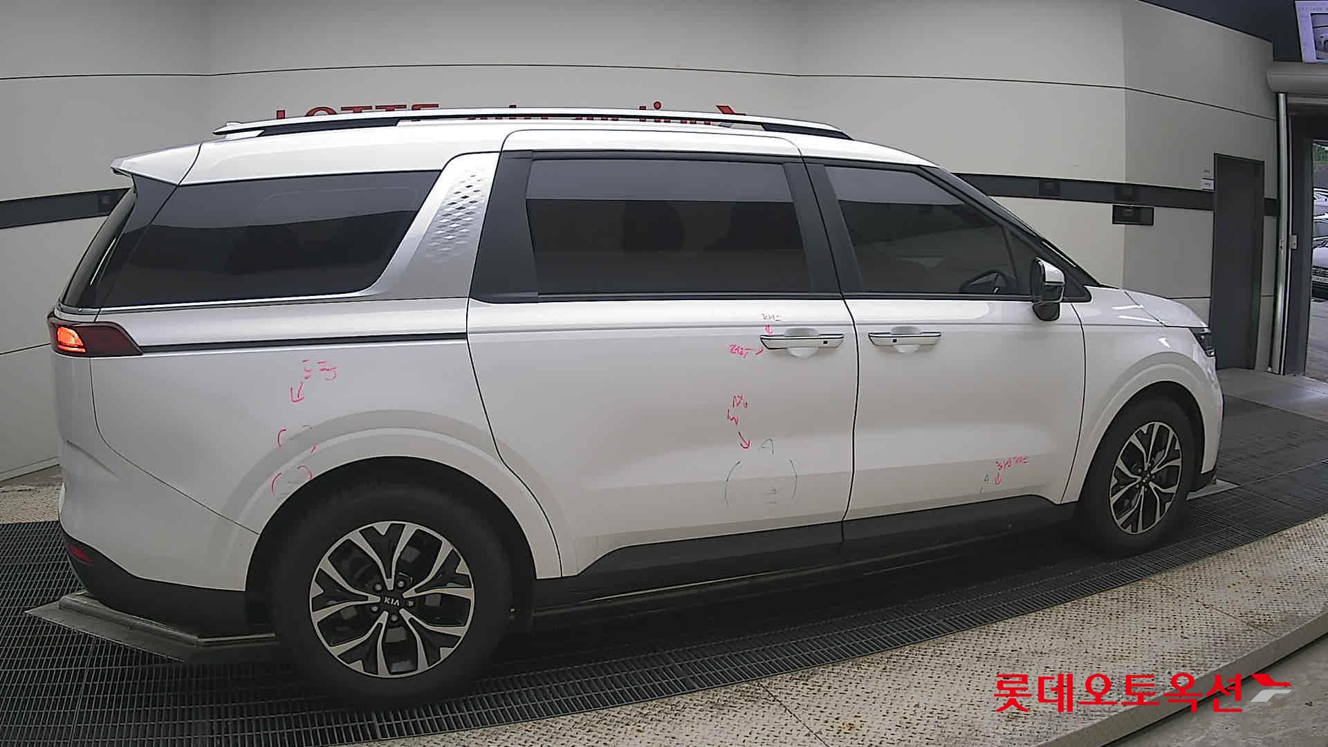 2021 - kia carnival
