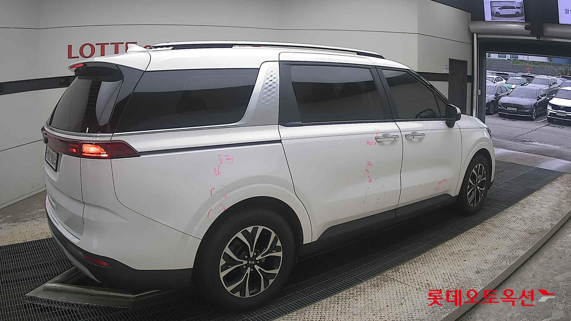 2021 - kia carnival