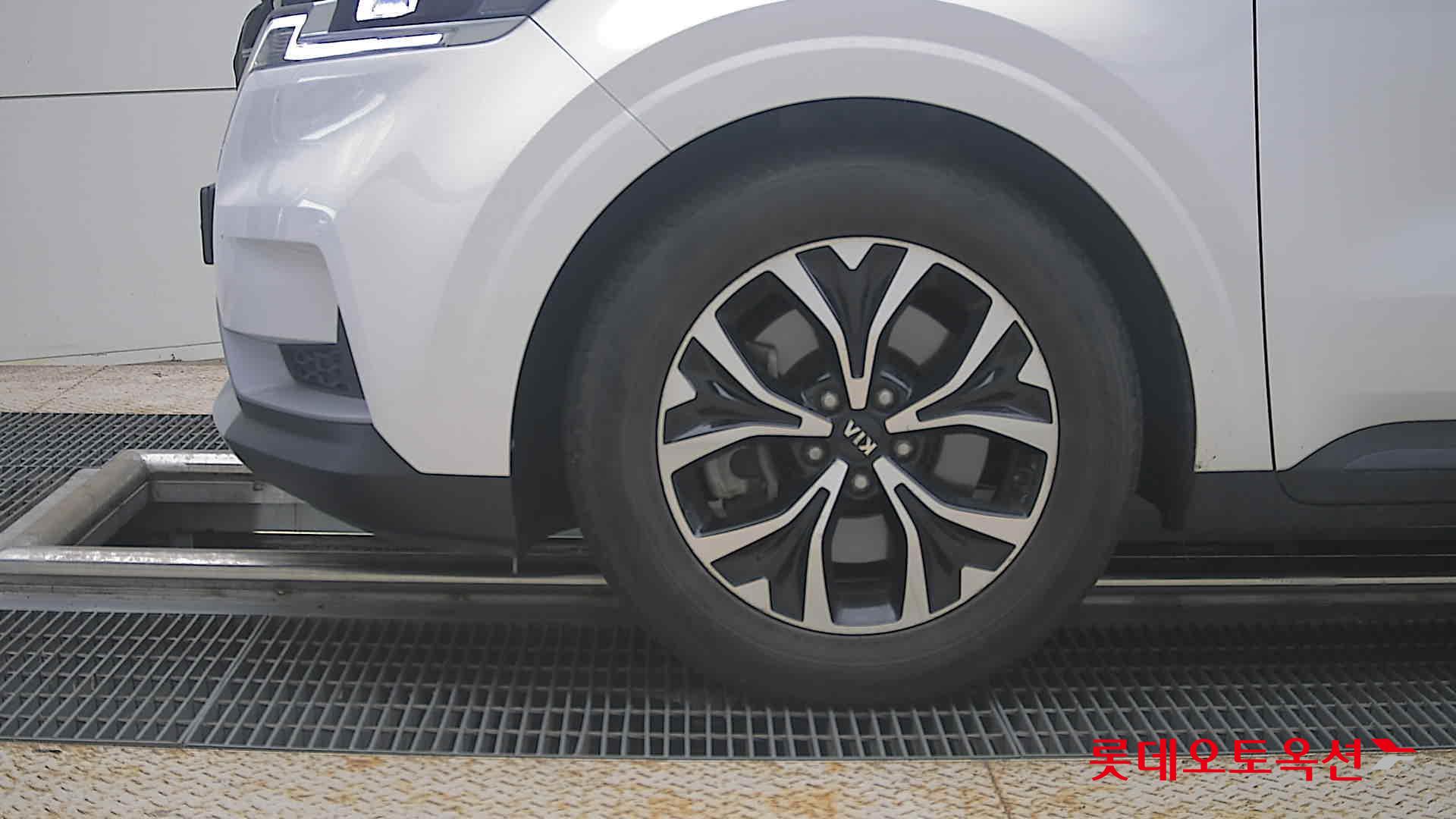 2021 - kia carnival
