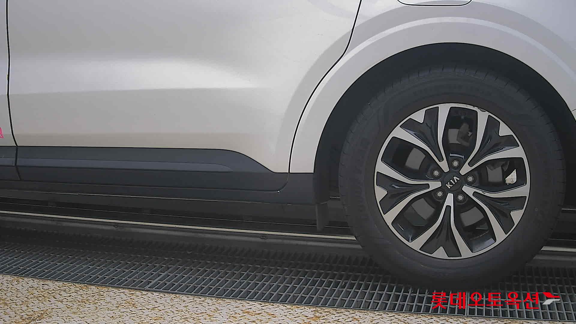 2021 - kia carnival