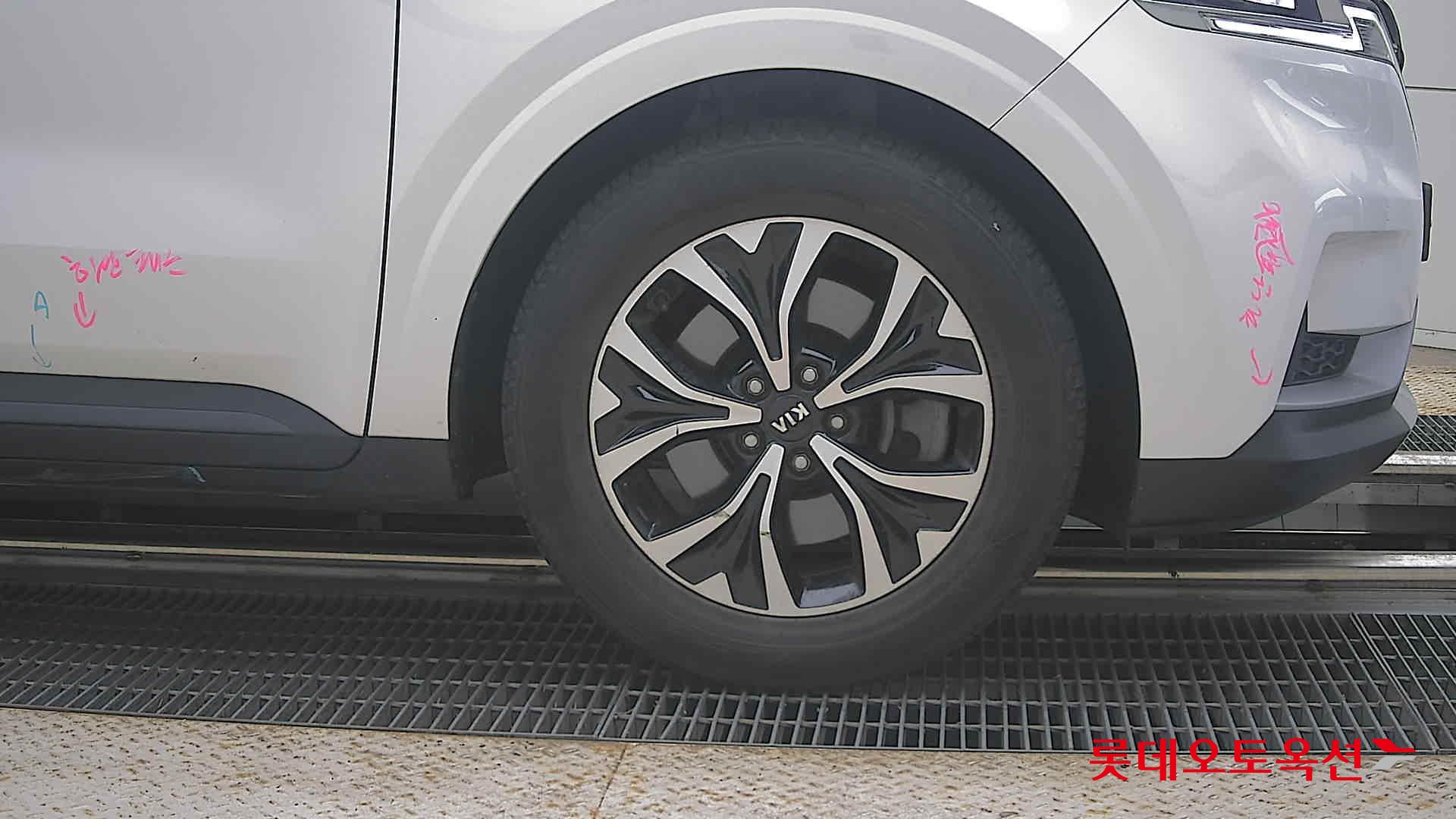 2021 - kia carnival