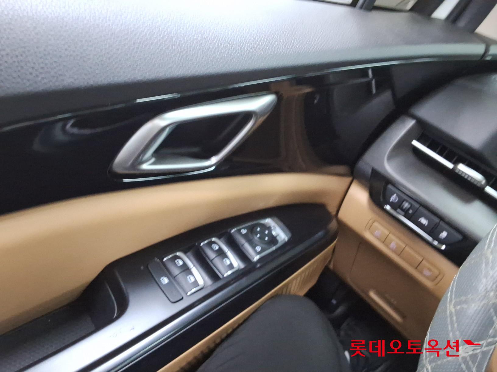 2021 - kia carnival