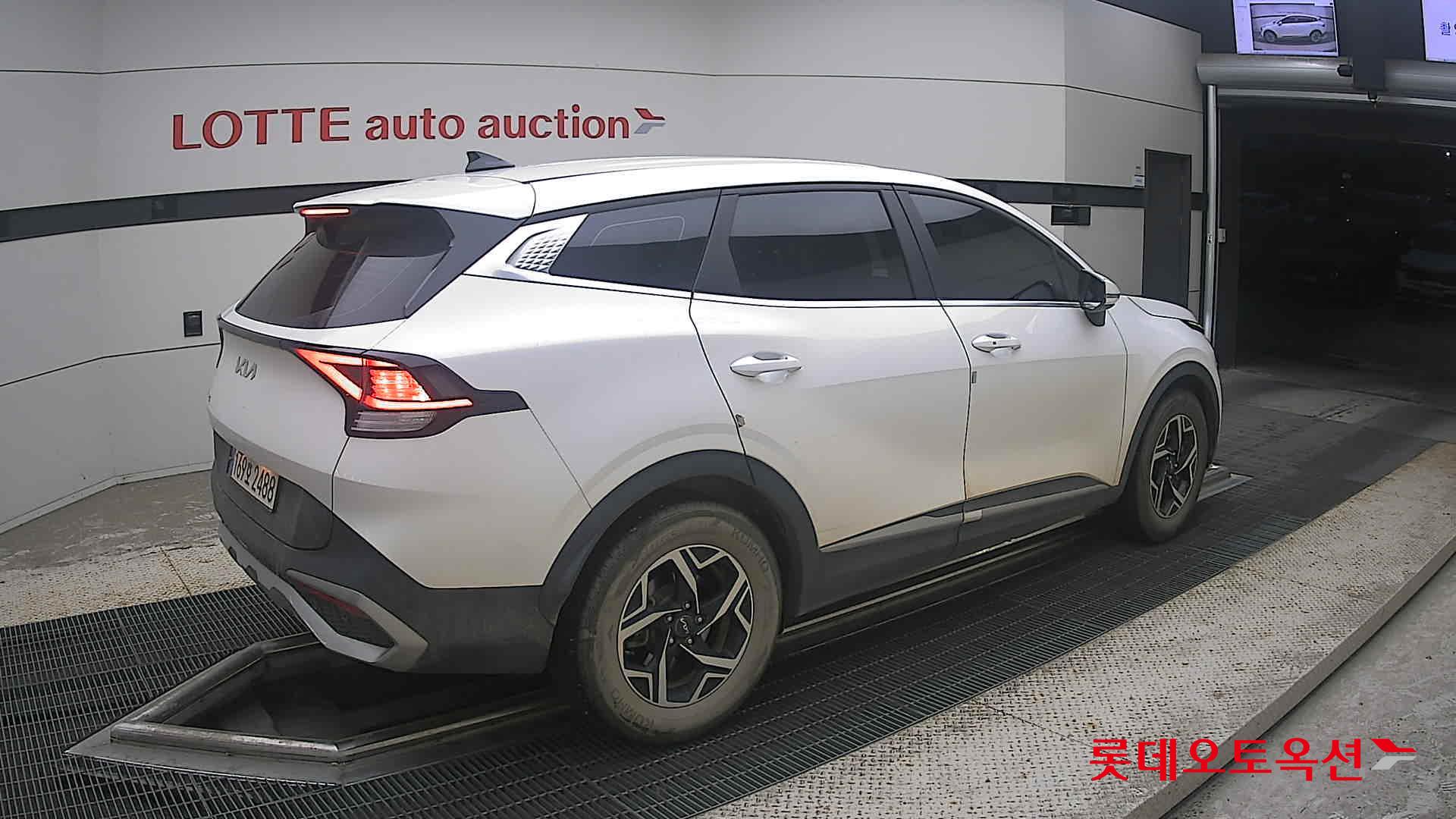 2022 - kia sportage