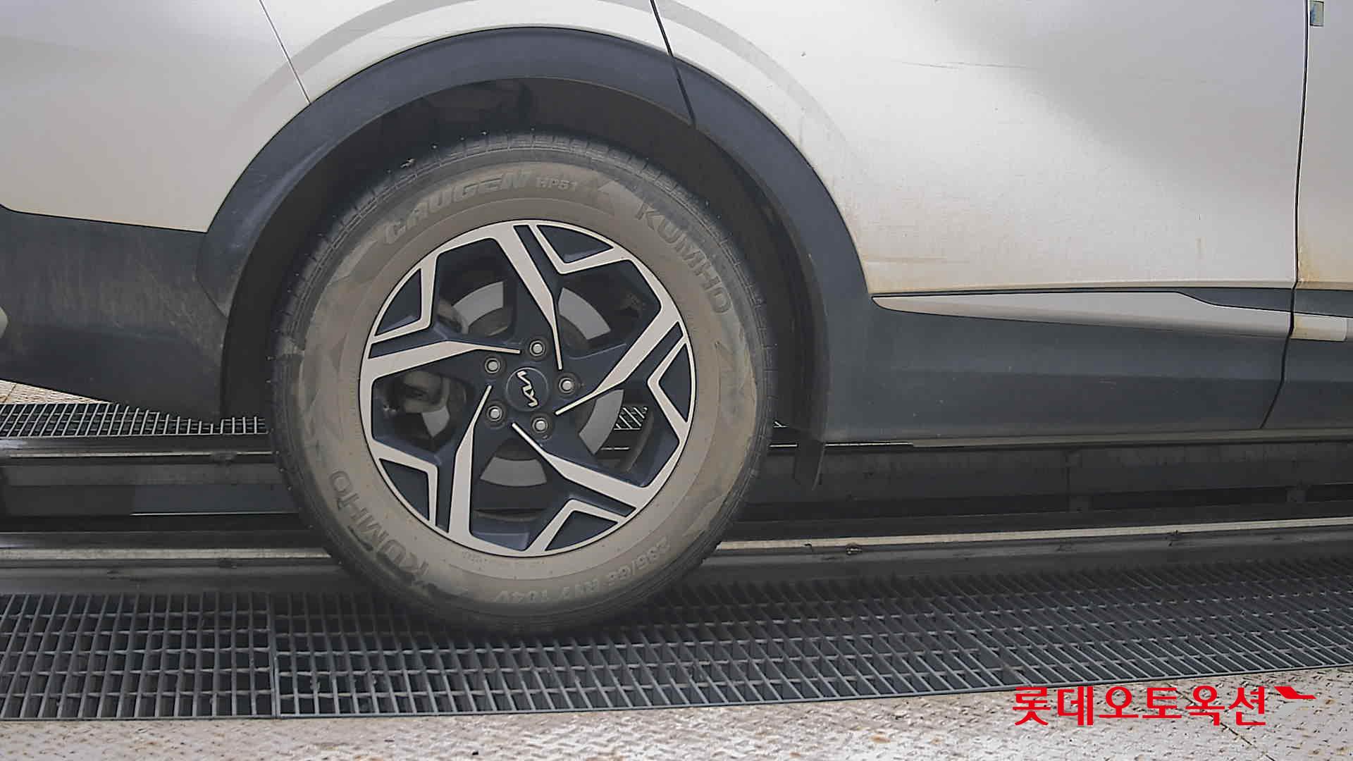 2022 - kia sportage