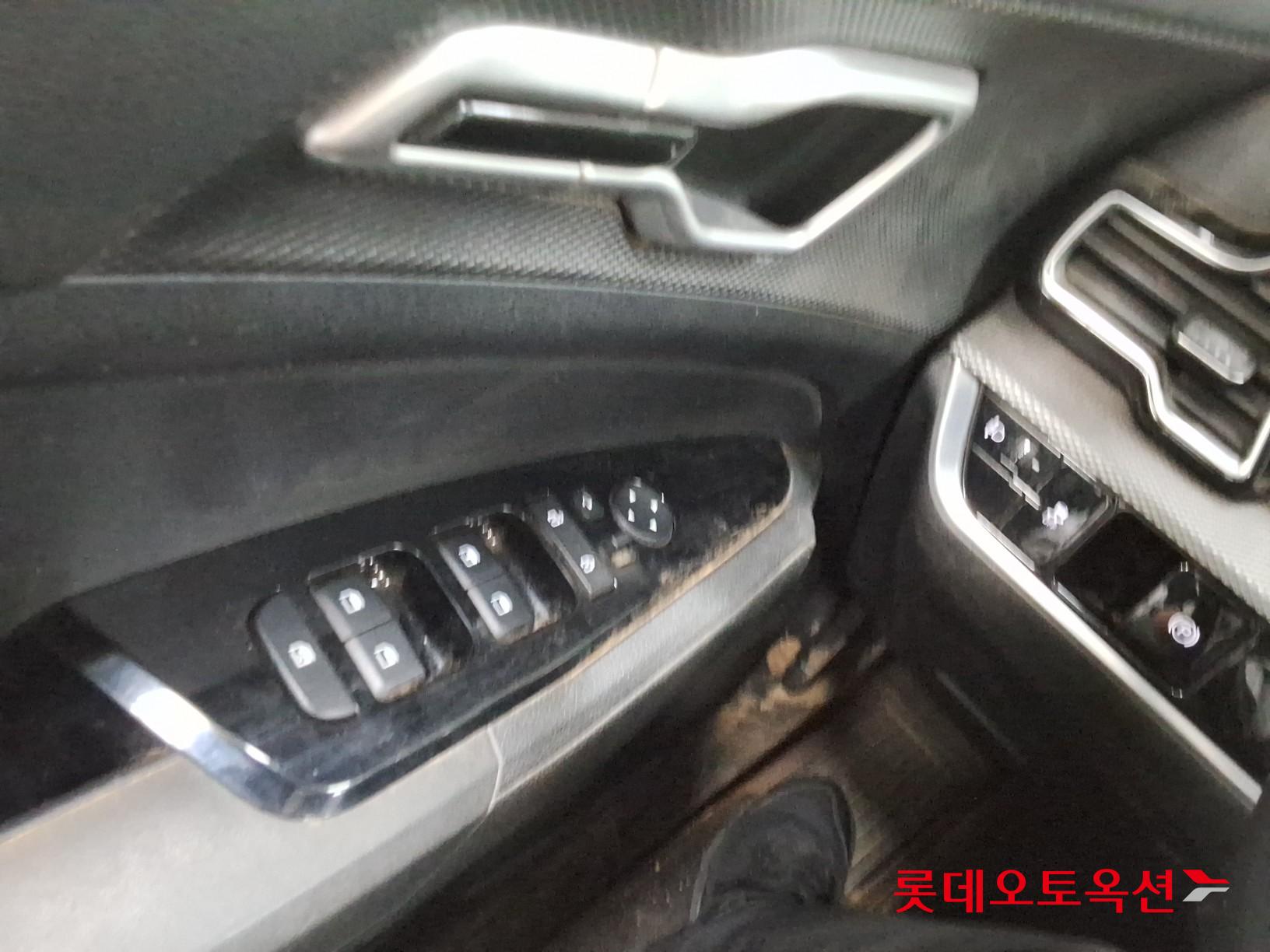 2022 - kia sportage