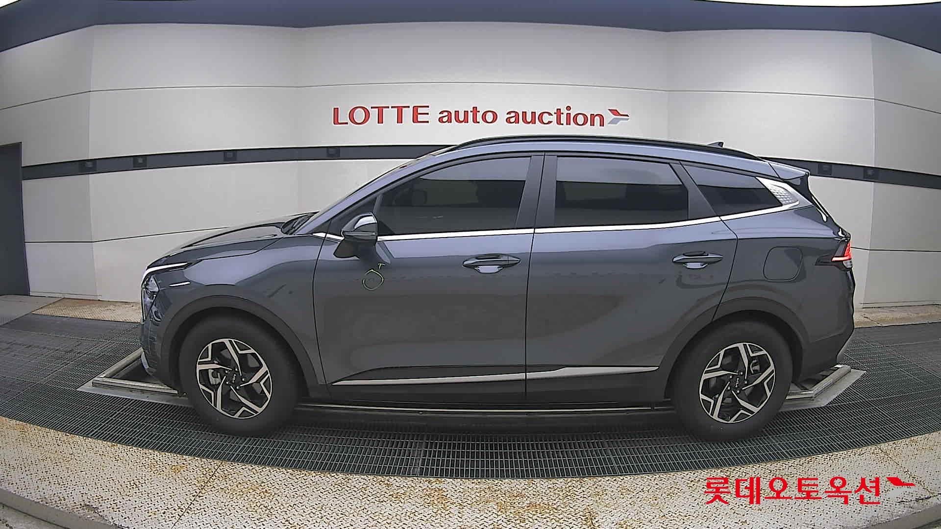 2023 - kia sportage